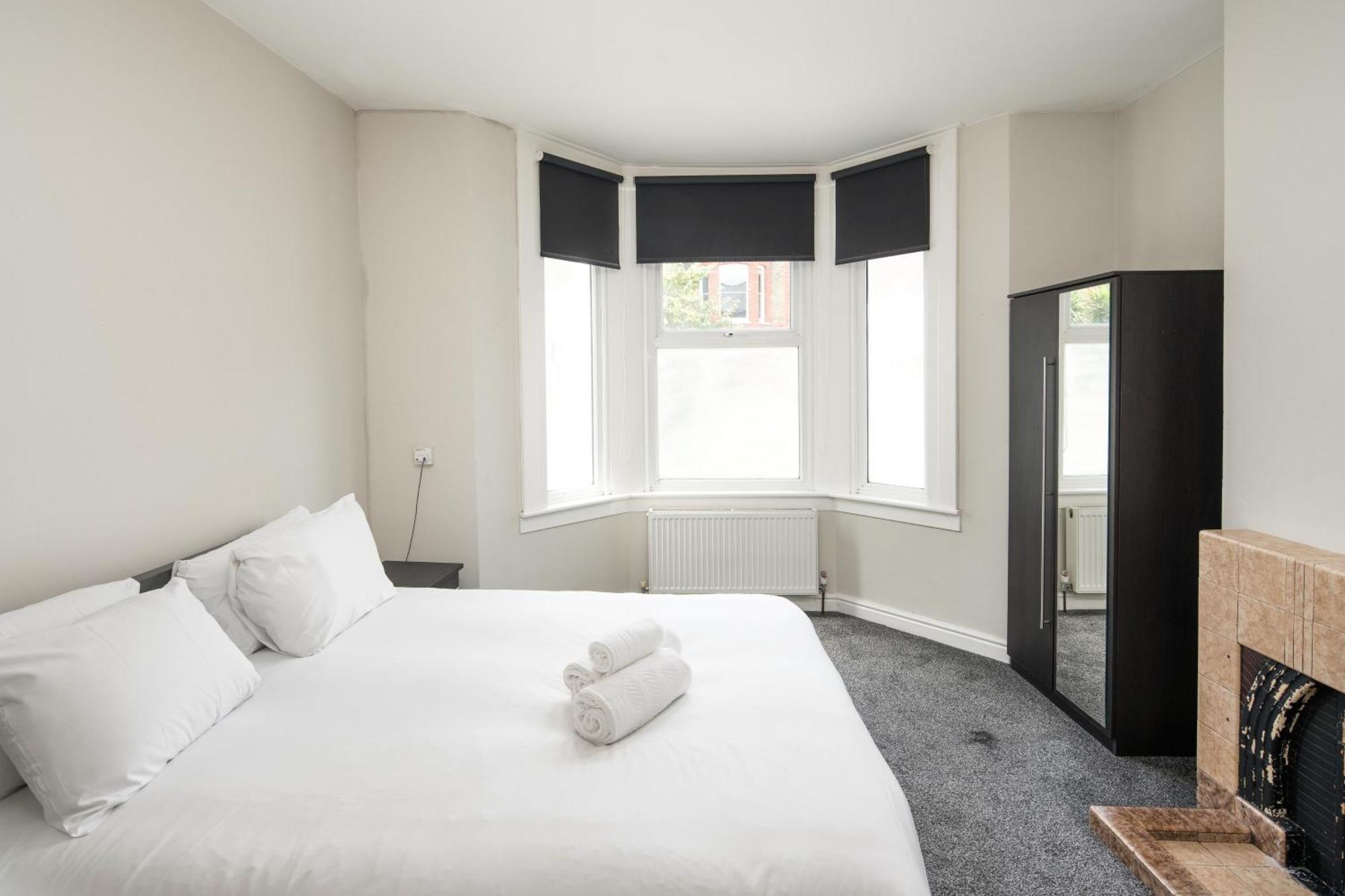 Apartment Charming Brixton Flat With Patio & Modern Comforts *