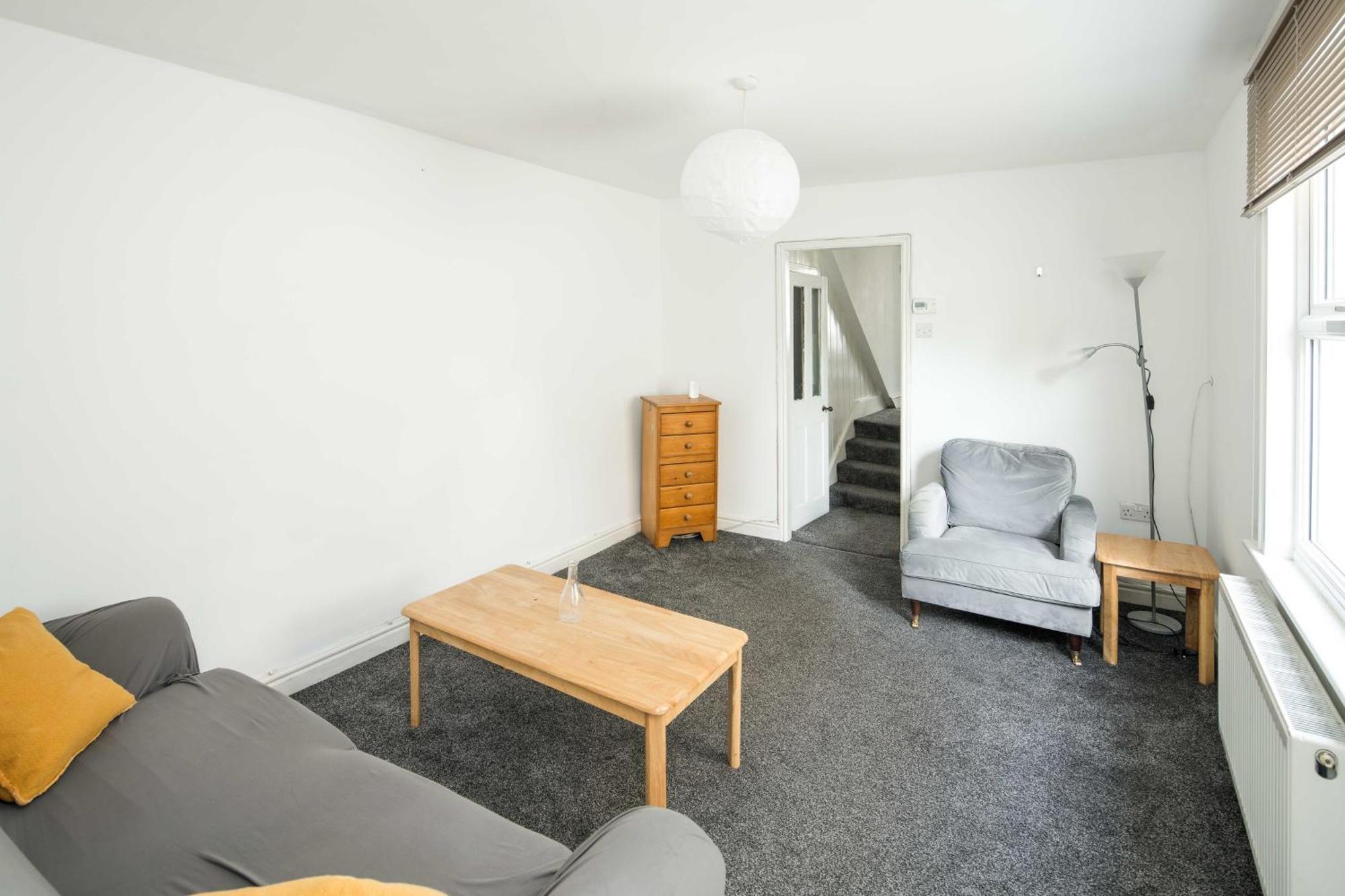 Charming Brixton Flat With Patio & Modern Comforts Apartment London