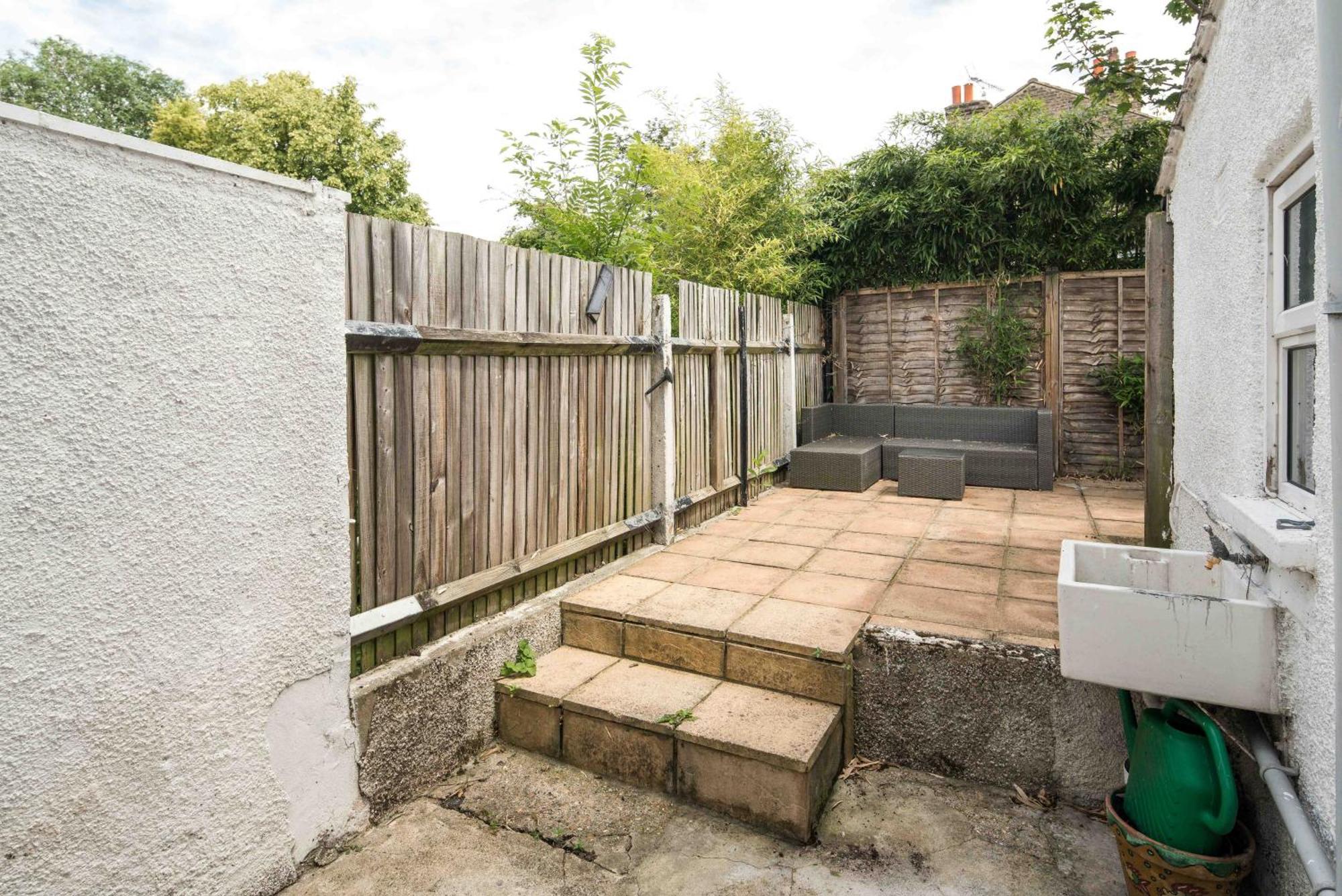 Apartment Charming Brixton Flat With Patio & Modern Comforts London