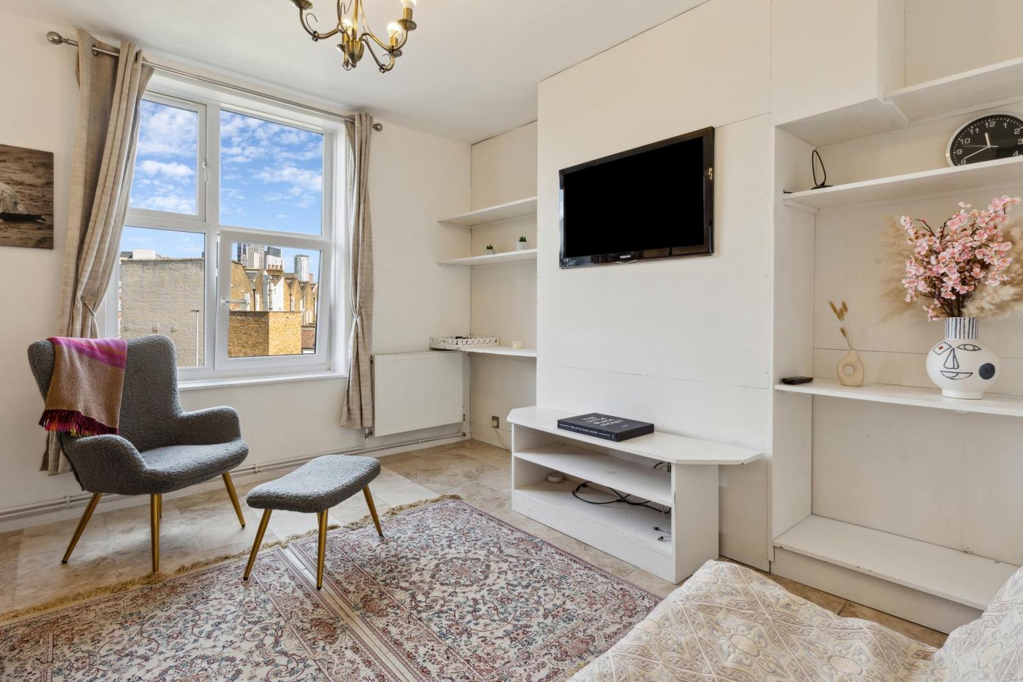 Apartment Spacious 3 Bedroom Near Attractions London