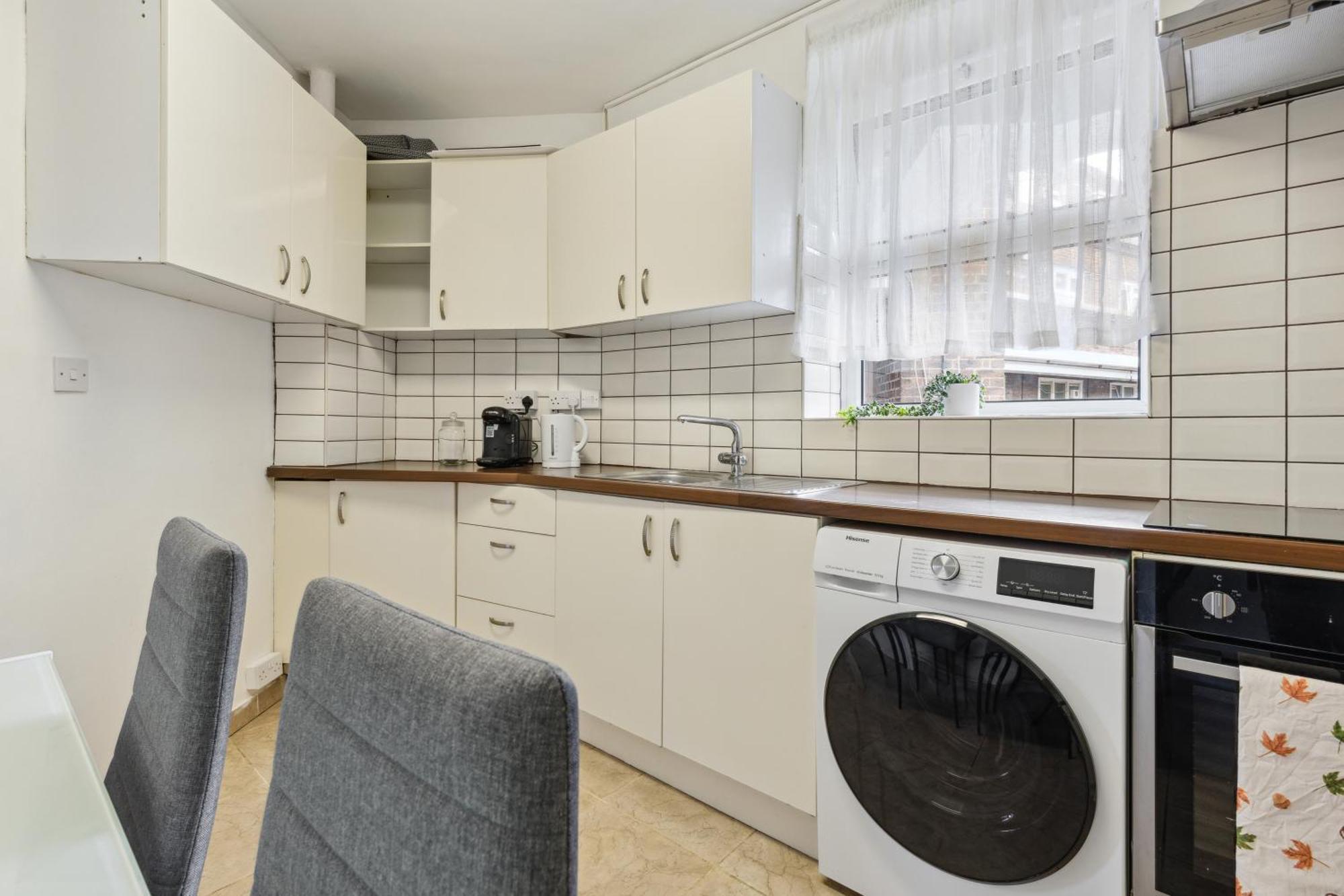 Apartment Spacious 3 Bedroom Near Attractions *