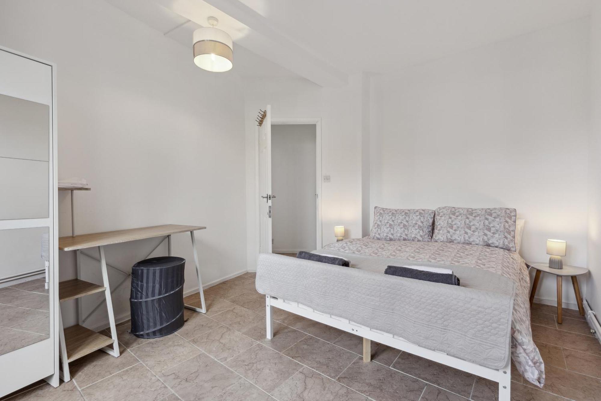 Spacious 3 Bedroom Near Attractions Apartment London