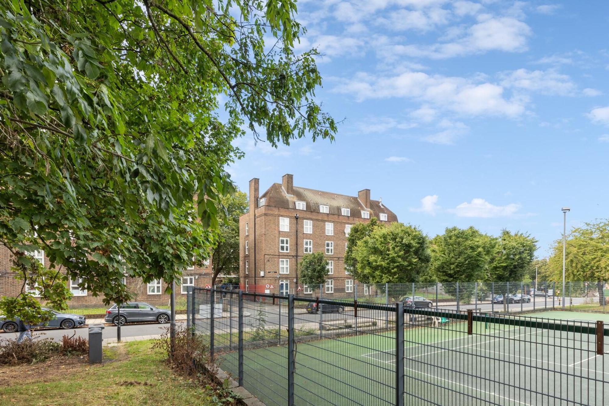 Spacious 3 Bedroom Near Attractions Apartment *