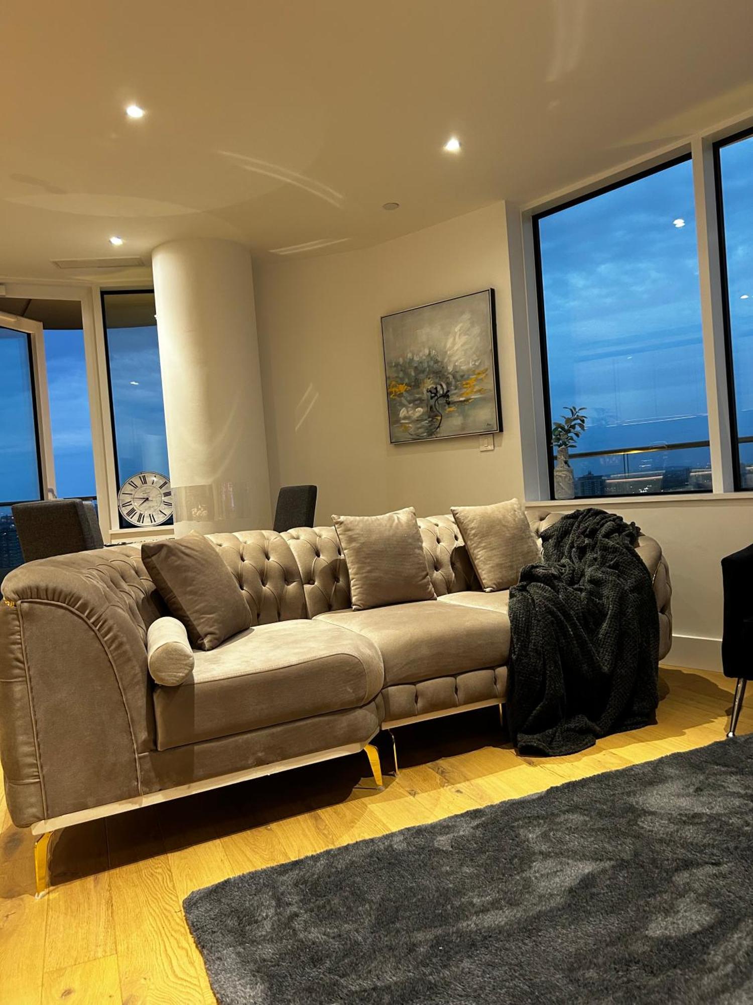 Luxury Sea View Two Bed Penthouse In Battersea