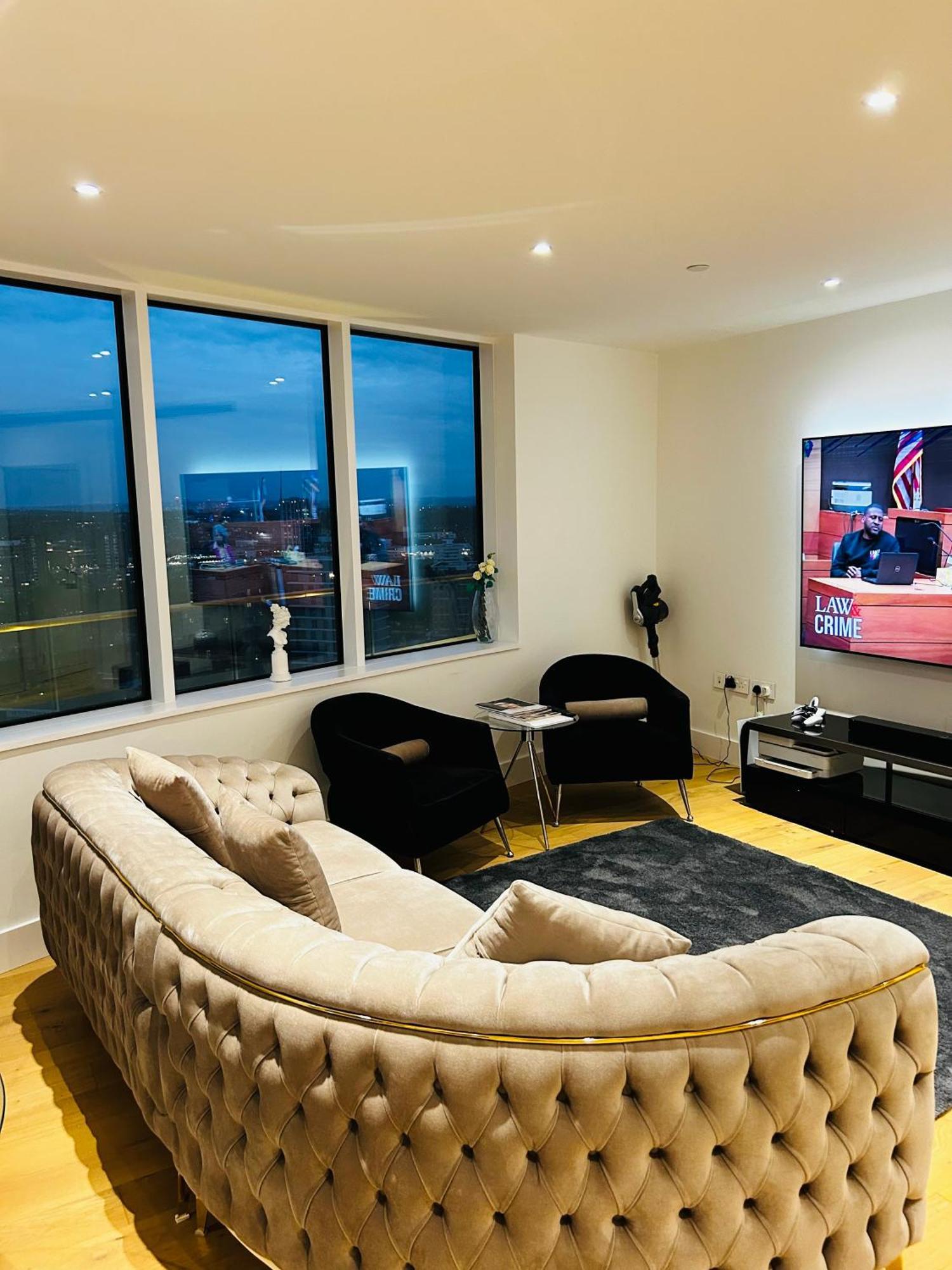 Luxury Sea View Two Bed Penthouse In Battersea London