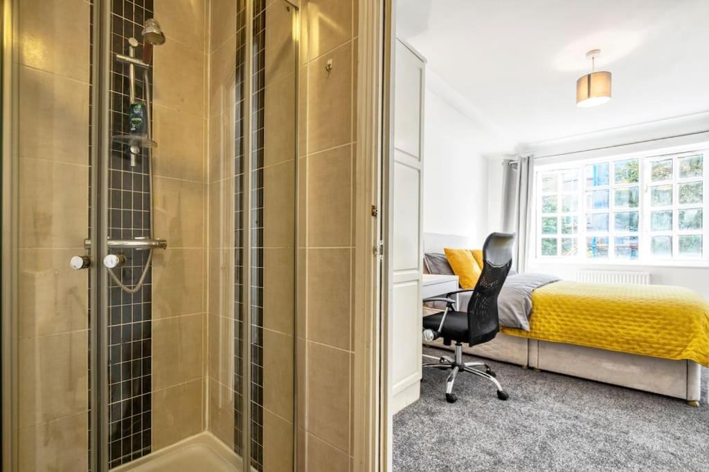 Very Tower Bridge - 2 Bdr - 2 Bath Apartment
