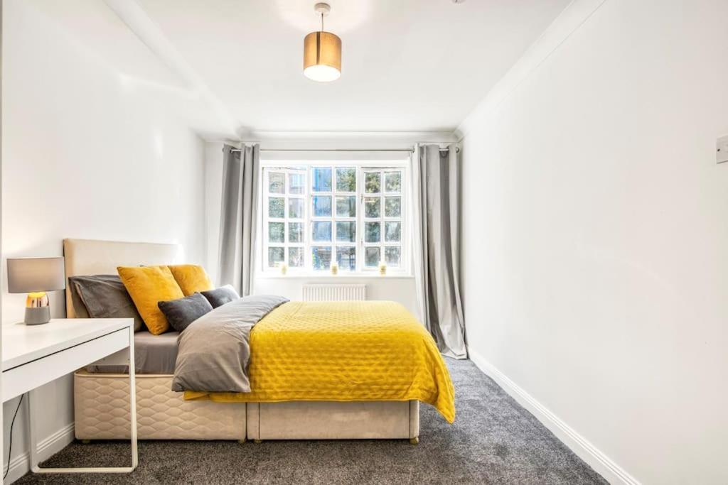 Very Tower Bridge - 2 Bdr - 2 Bath Apartment London