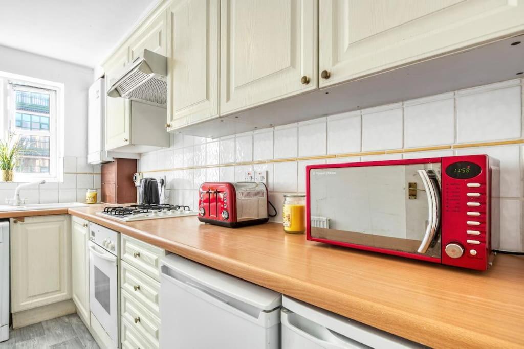 Very Tower Bridge - 2 Bdr - 2 Bath London