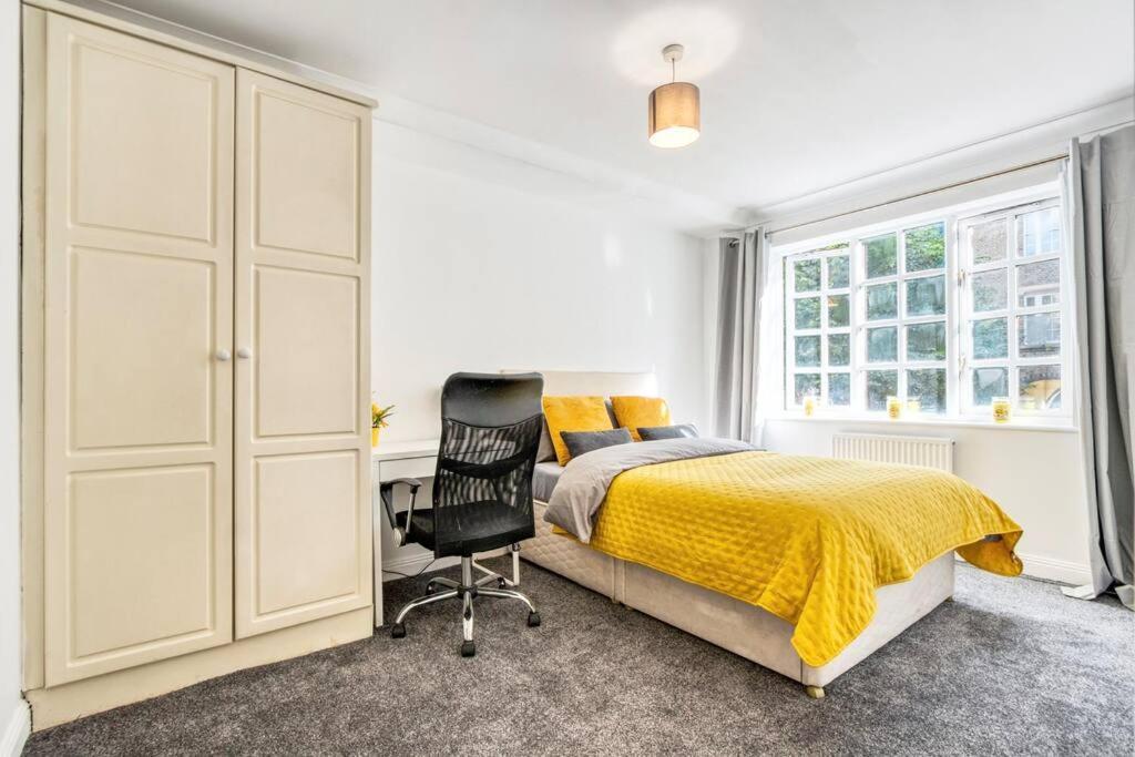 Very Tower Bridge - 2 Bdr - 2 Bath Apartment