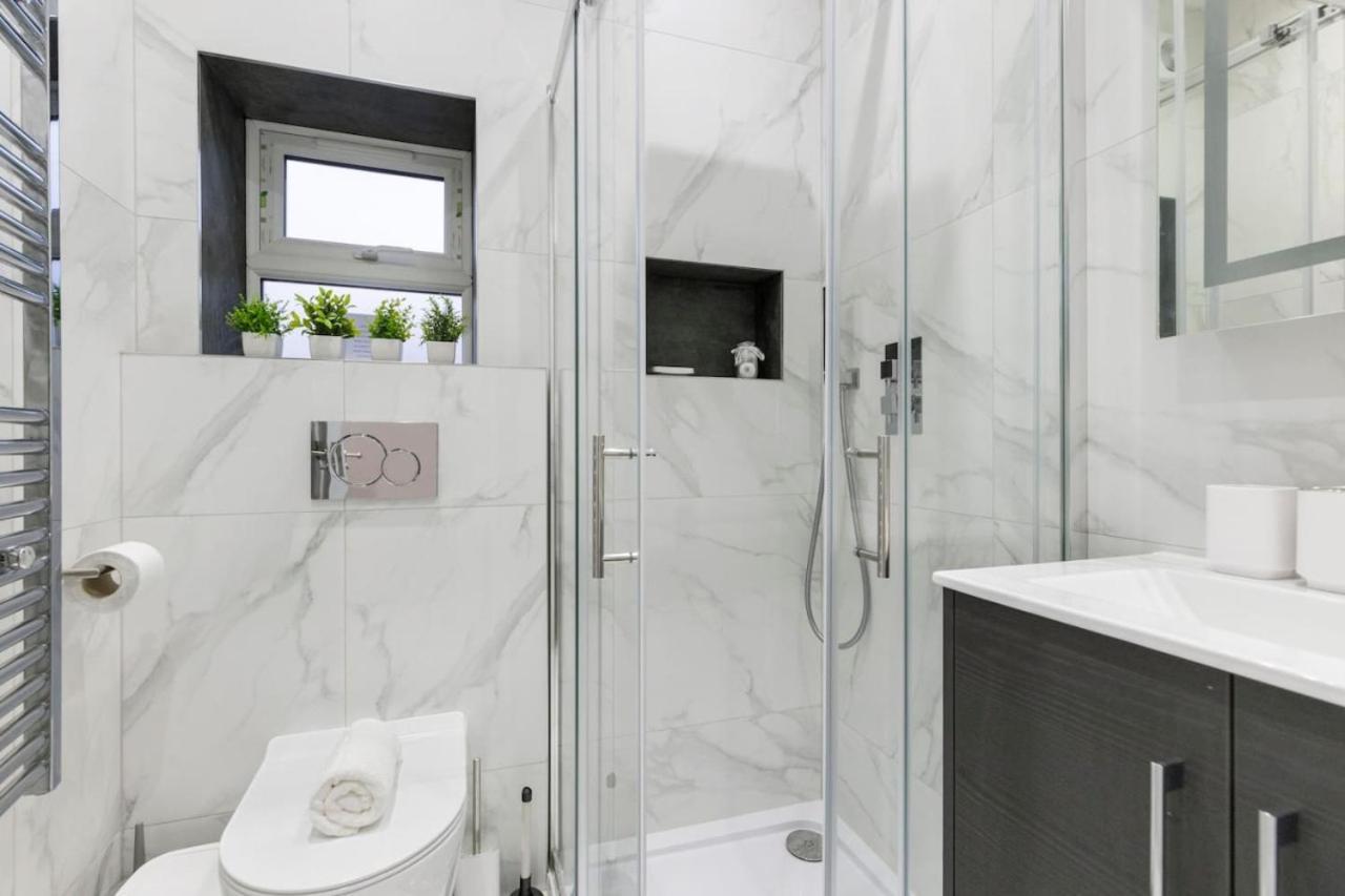 Apartment Stylish Modern Gem Golders Green