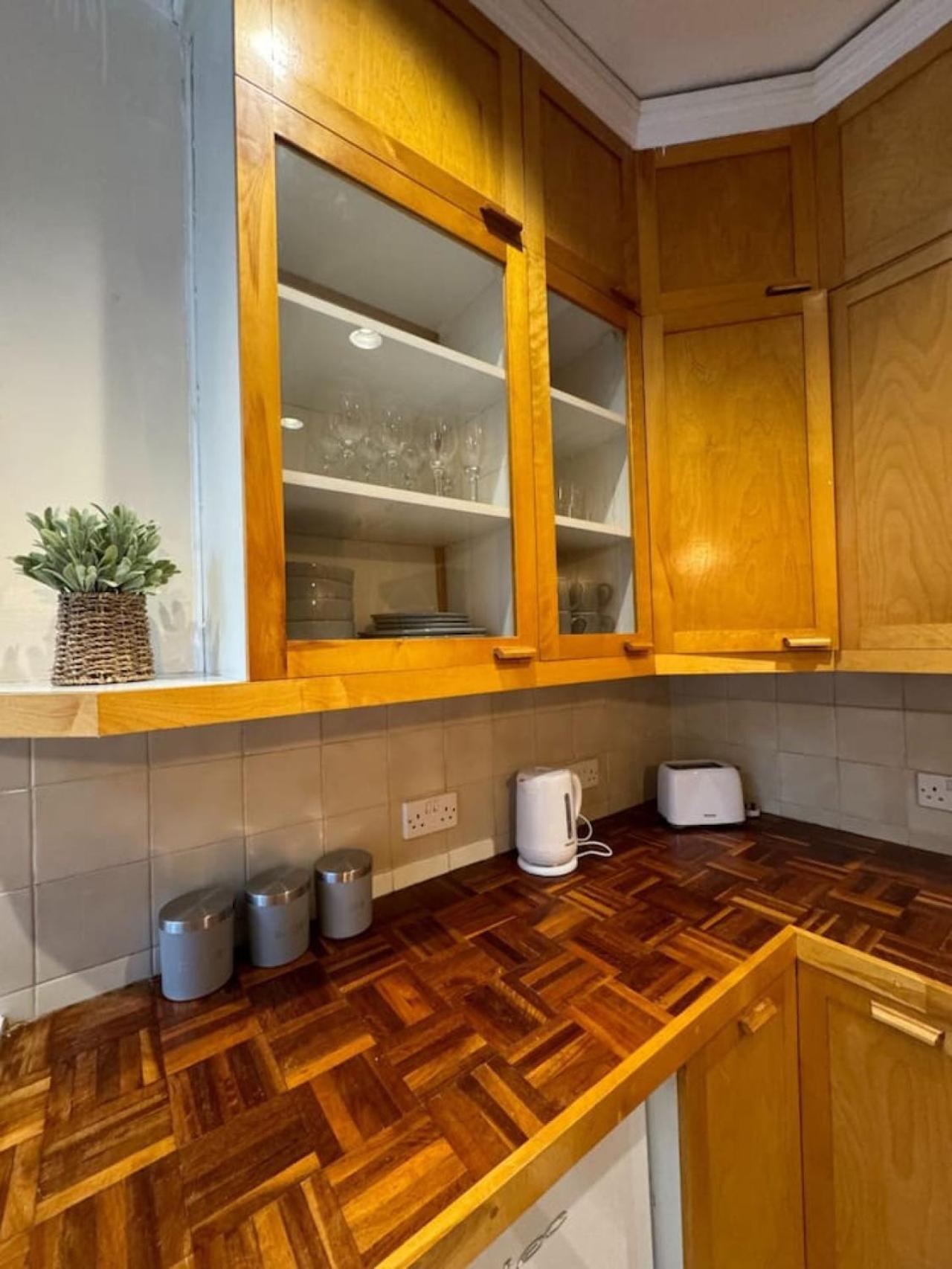 Charming Victorian Townhouse In Hackney Holiday home London