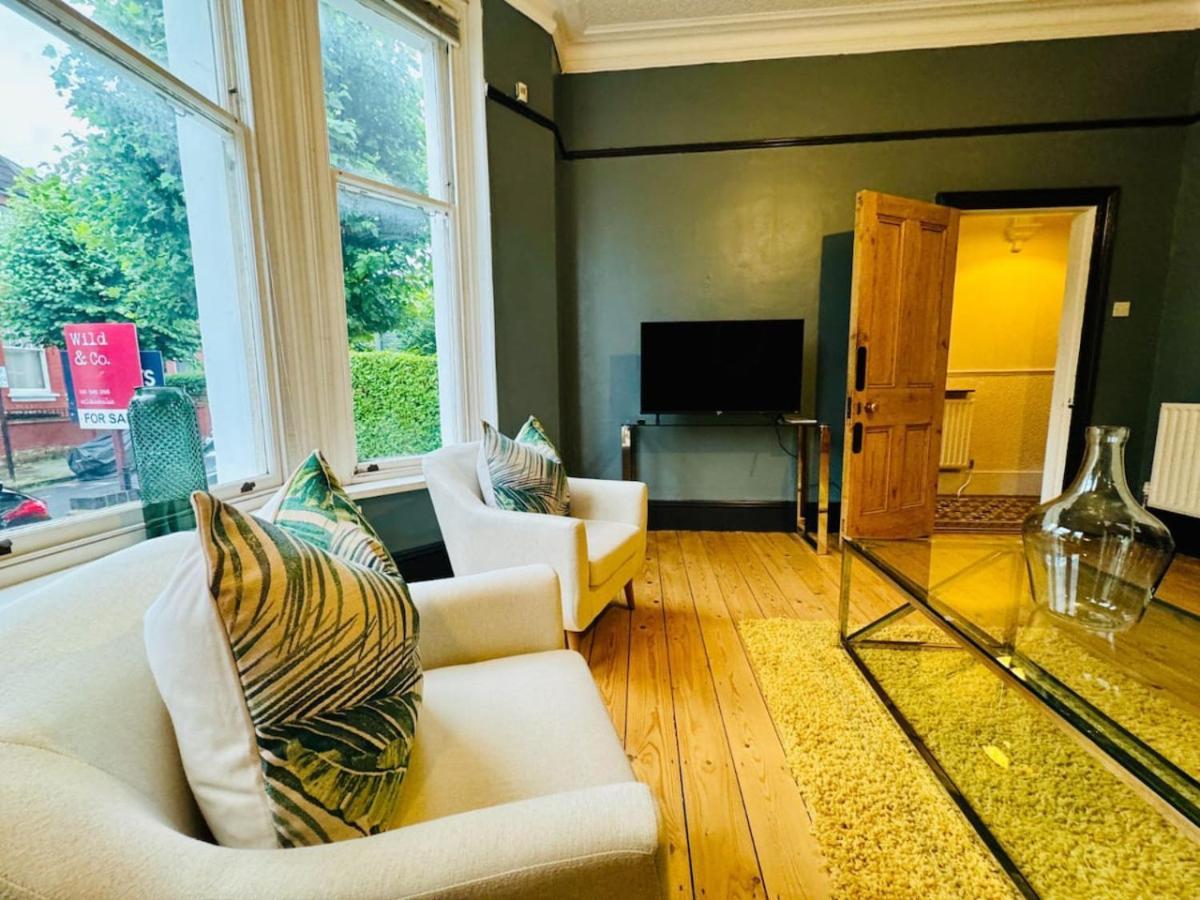 Charming Victorian Townhouse In Hackney Holiday home