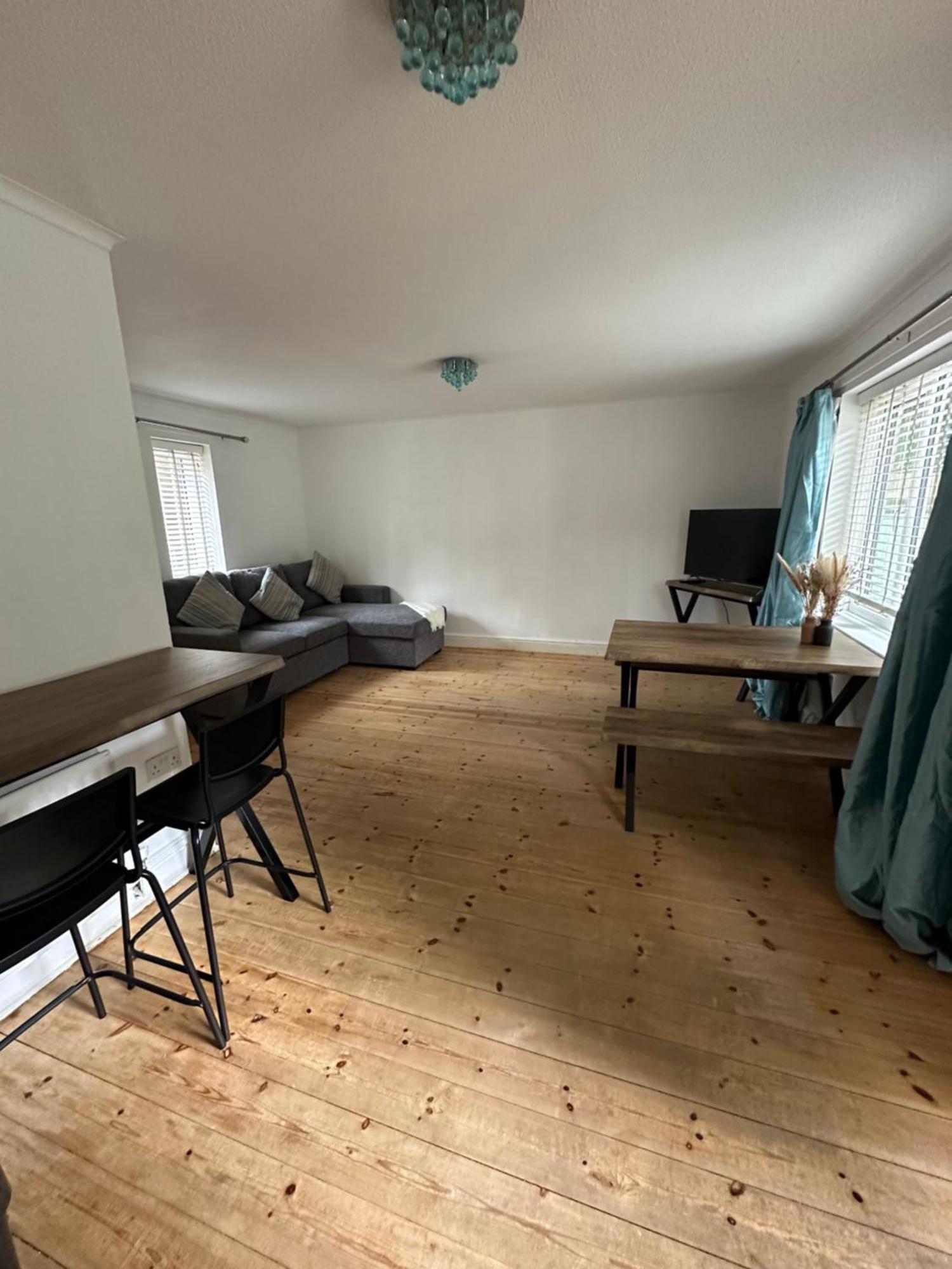 Windmill - Free Parking Holiday home *