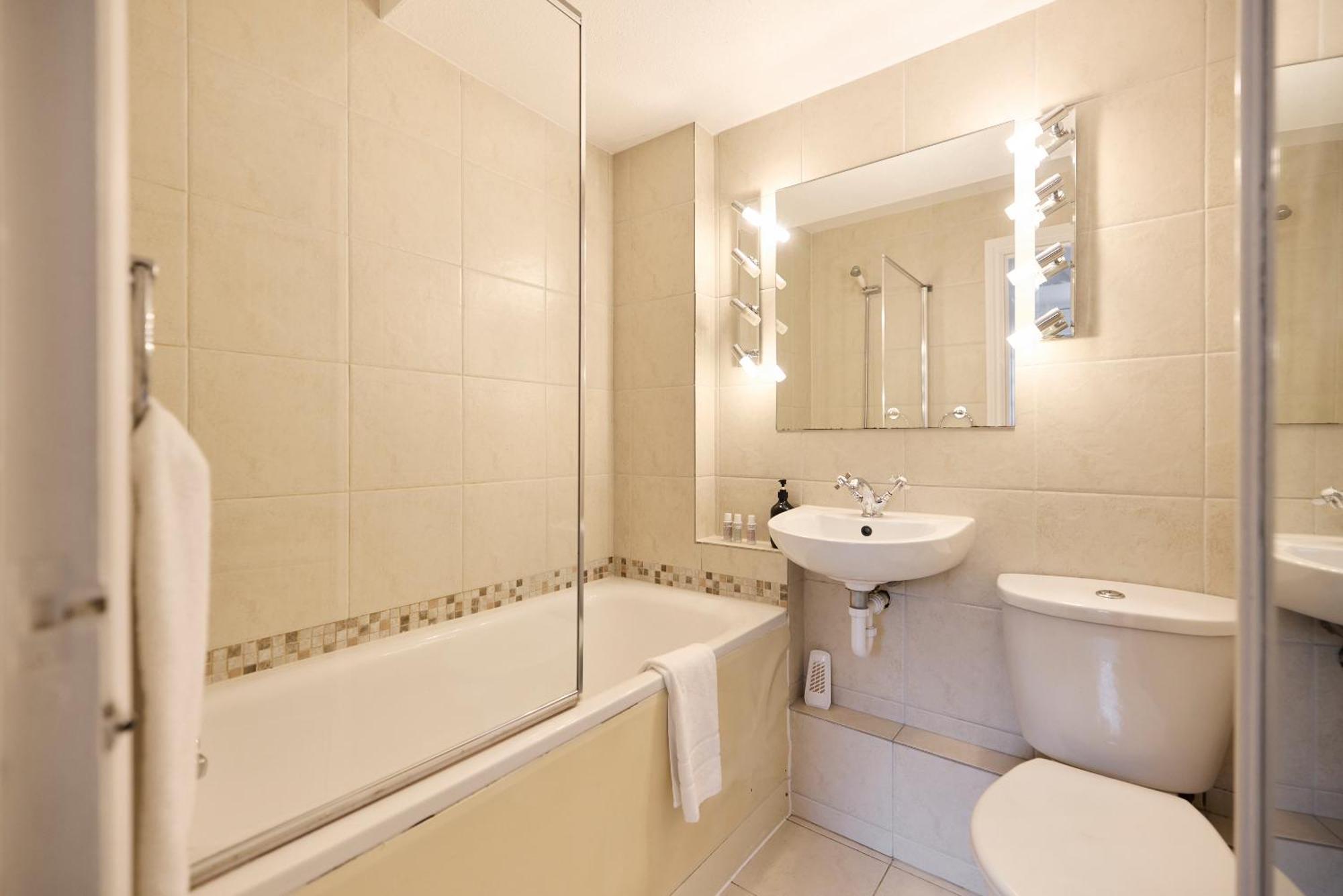 The Holland Park Crib - Classy 2bdr House Apartamento *
