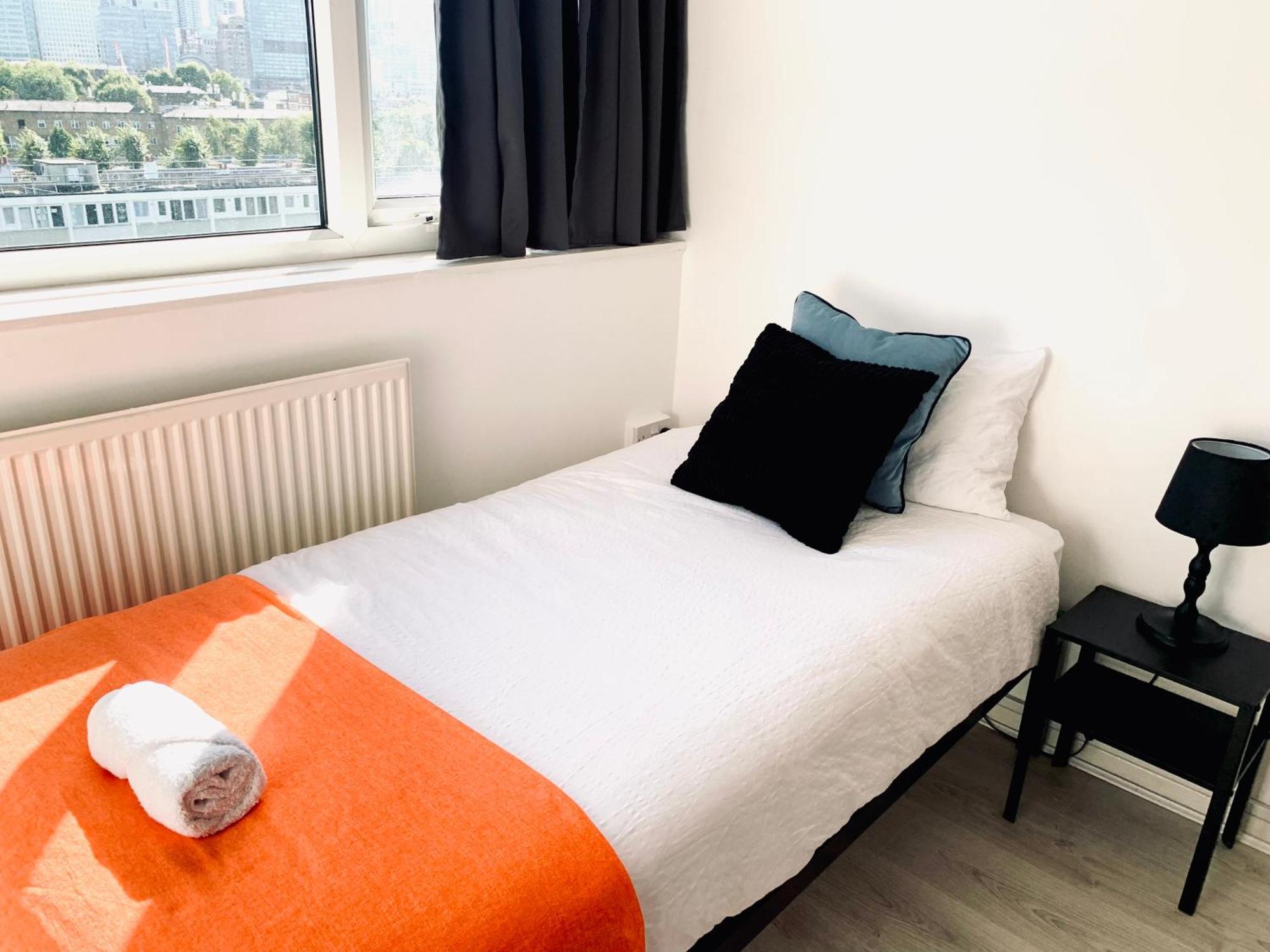 Poplar - Sleep 4-5 - Ideal For Business Travellers & Contractors - Near Canary Wharf And Dlr Station - Parking Tickets Available On Request Apartamento Londres