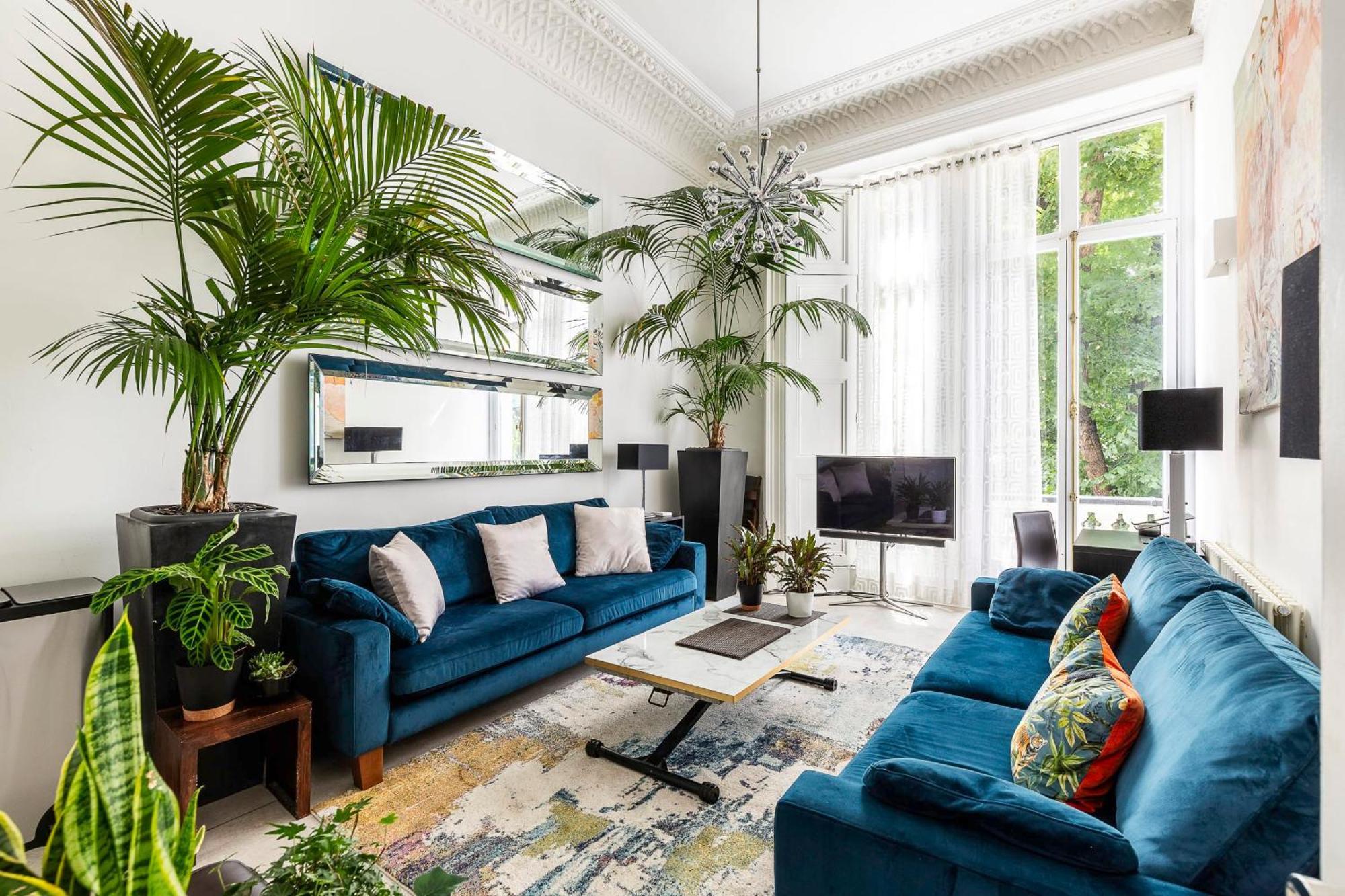 Classic Victorian Flat With Terrace London