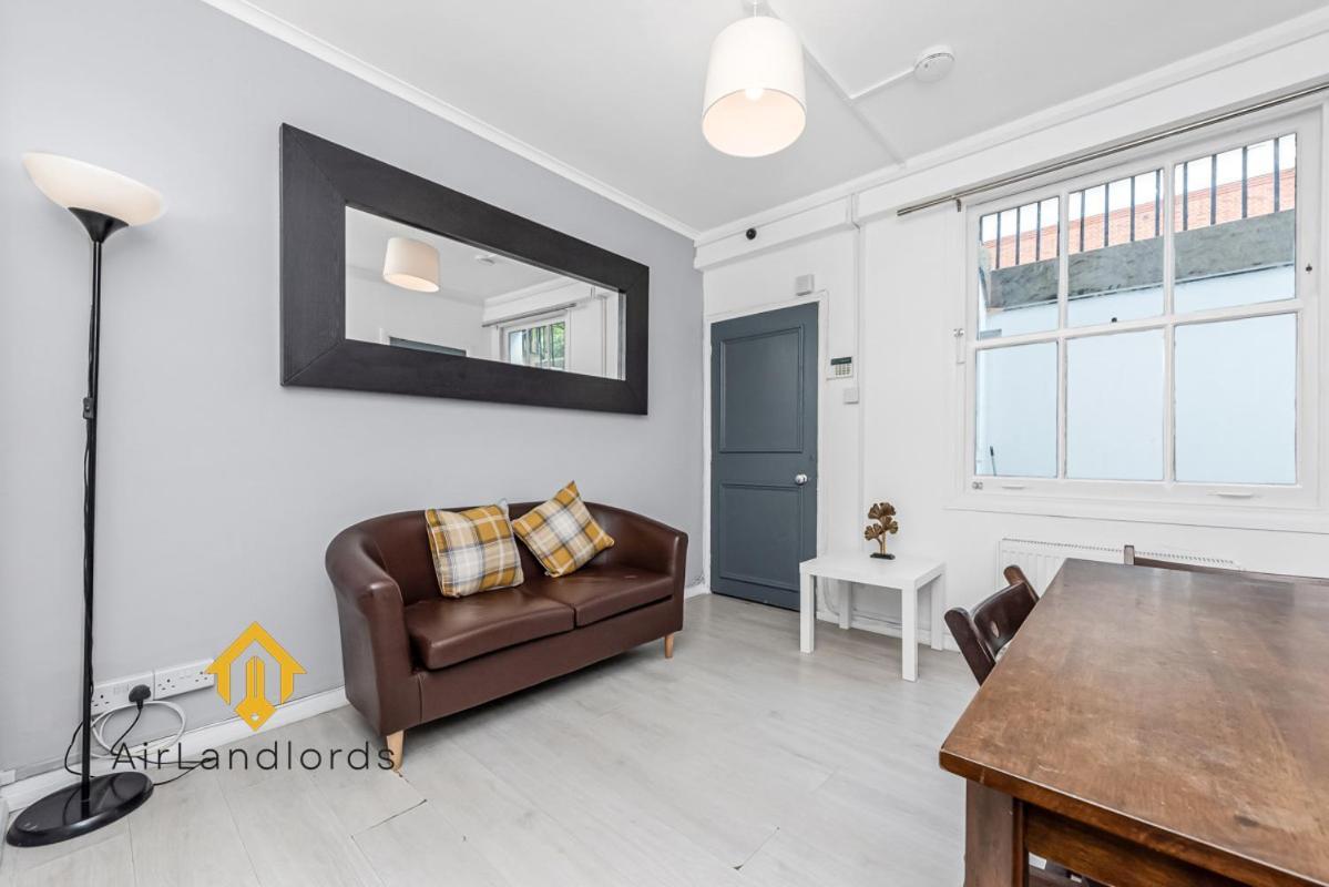Fantastic 4 Bedroom In Russell Square London