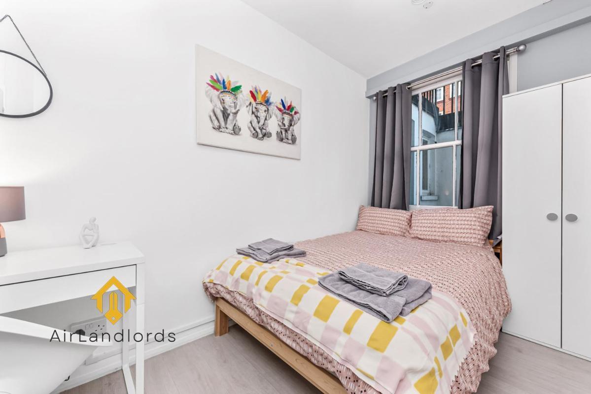 Fantastic 4 Bedroom In Russell Square Apartment