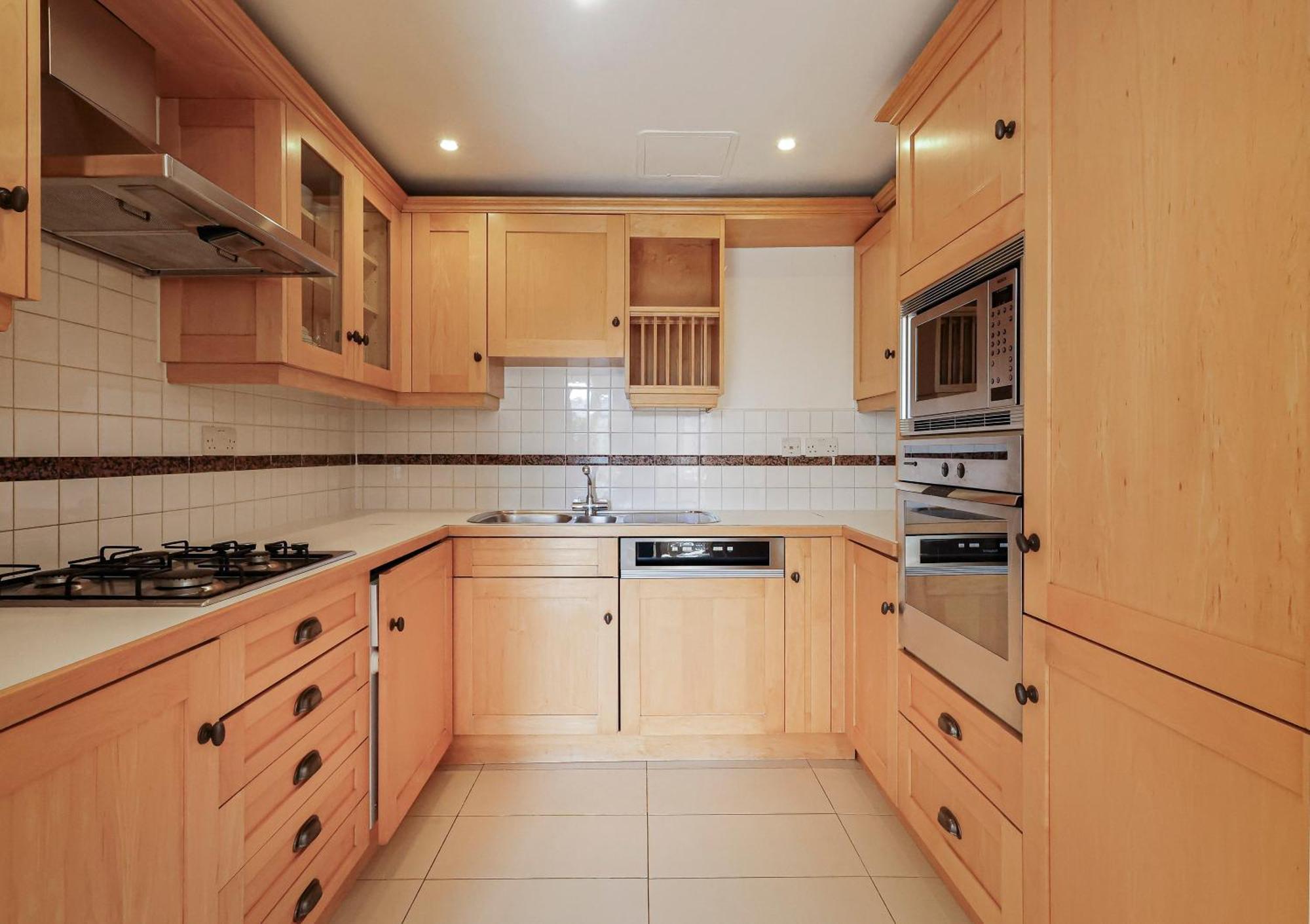 Two Bed Two Bath Kensington Apartment London