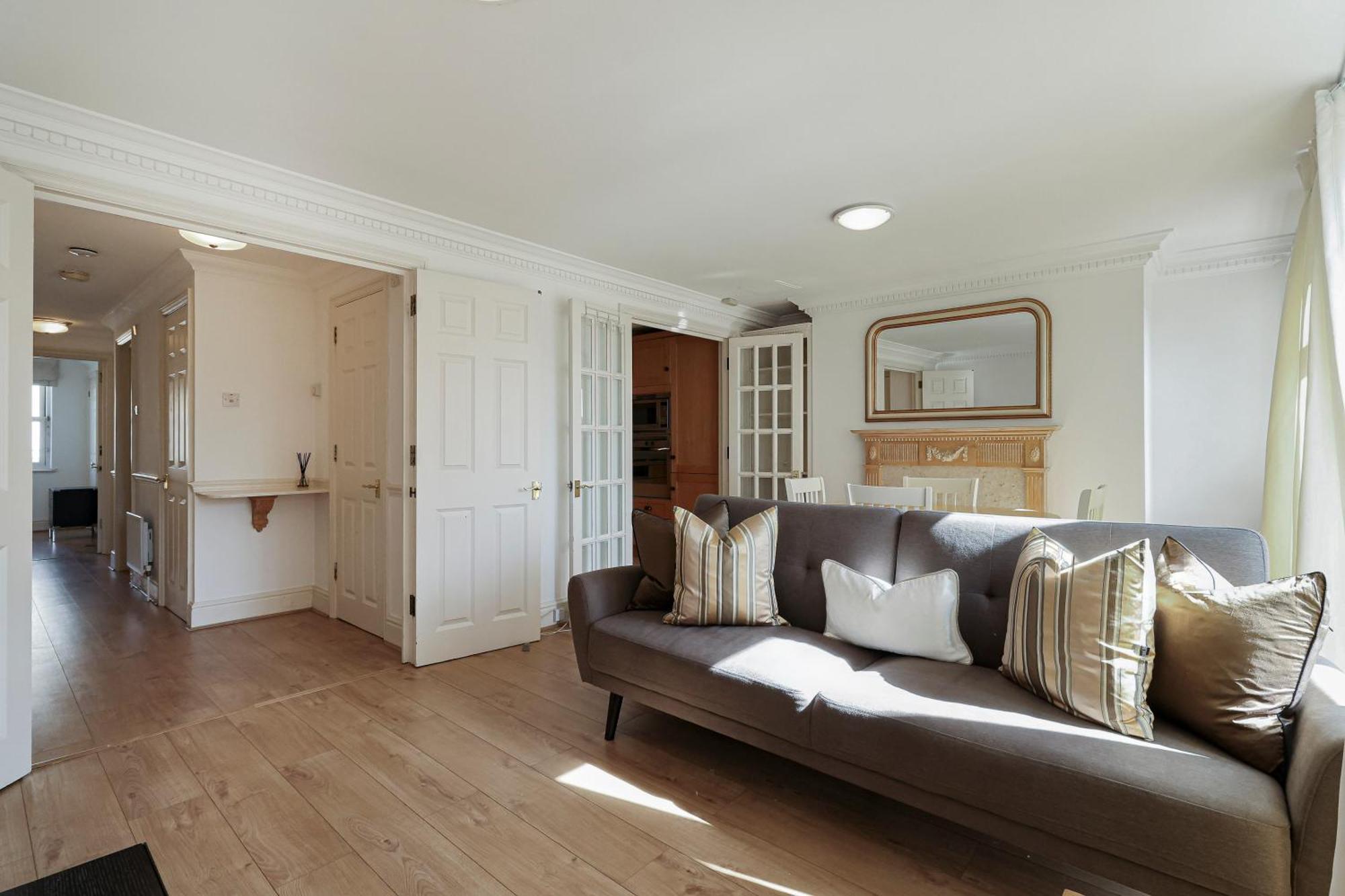 Two Bed Two Bath Kensington * London