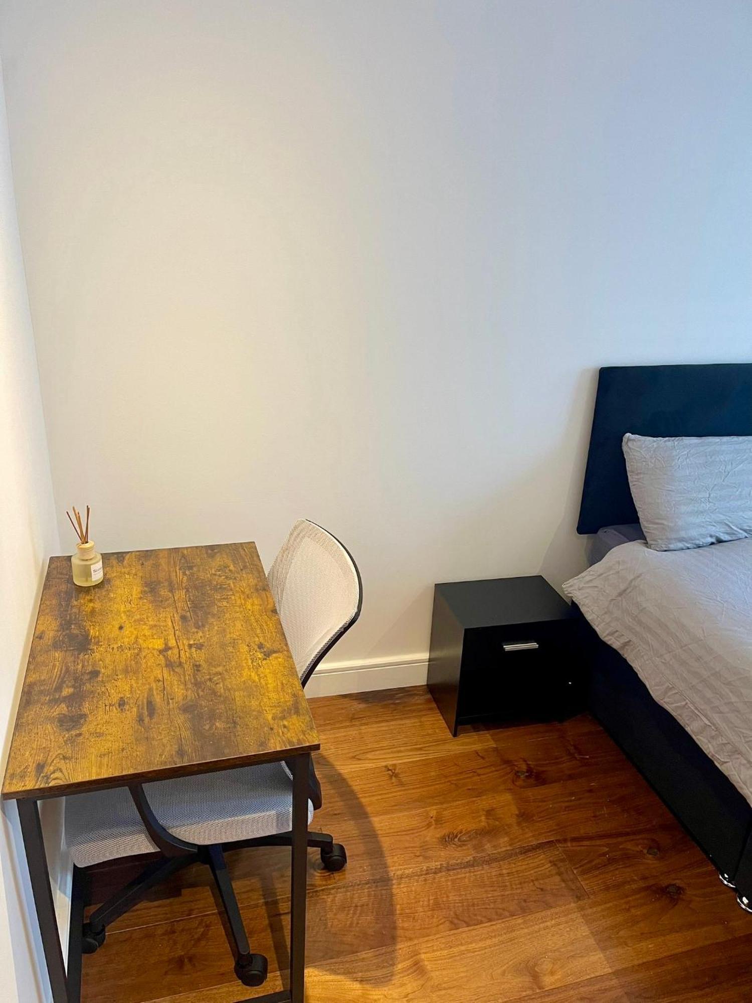 1 Bedrooom Flat Located Angel Zone 1 Apartment *