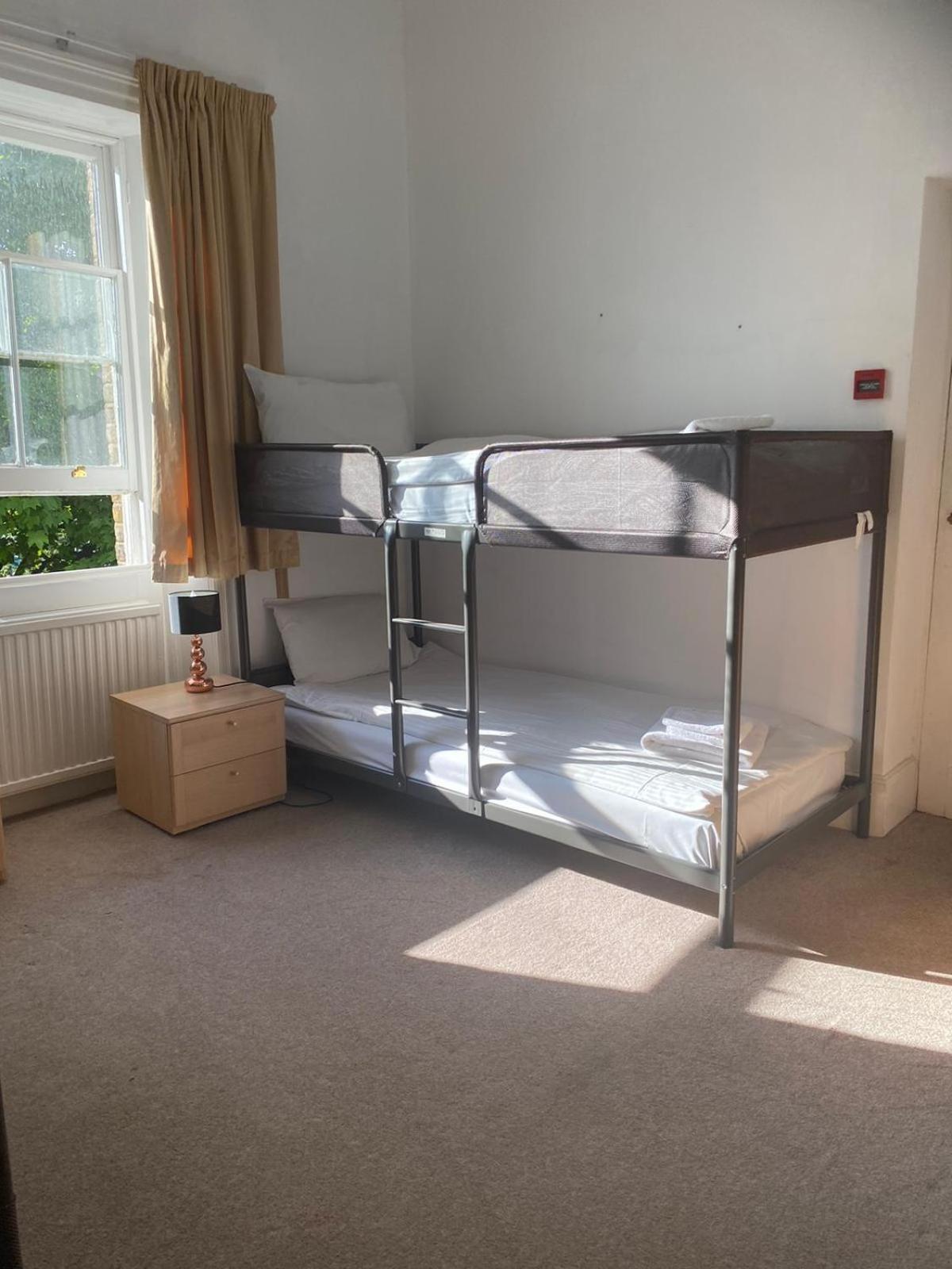 Heads On Bed Uk - The Spacious For The Larger Groups Hostel