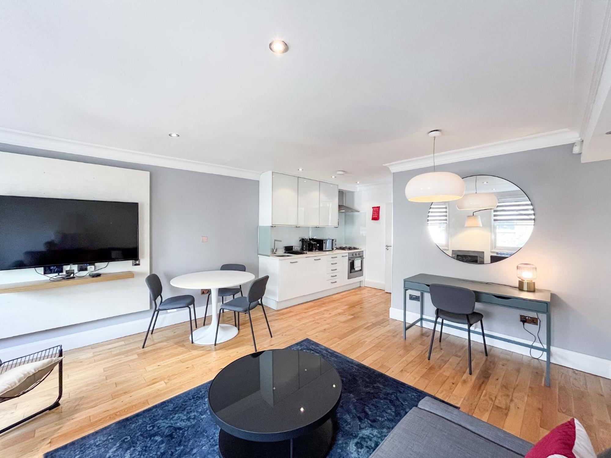 Large And Very Stylish P1 * London