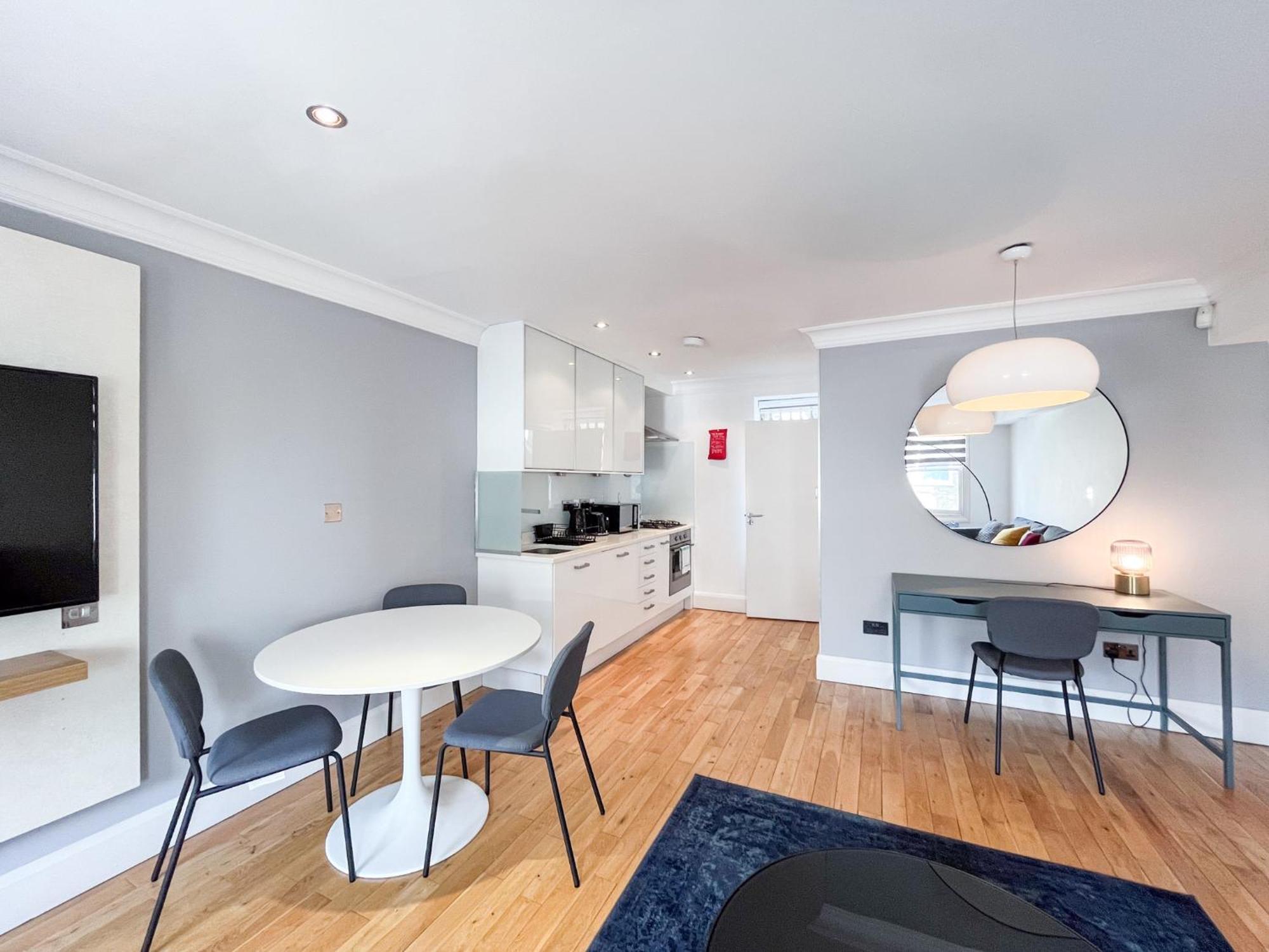 Large And Very Stylish P1 Apartment