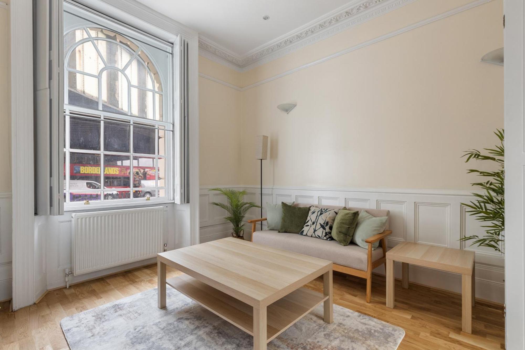 Parea Living - Spacious 4 Story House, Families, Big Groups * London