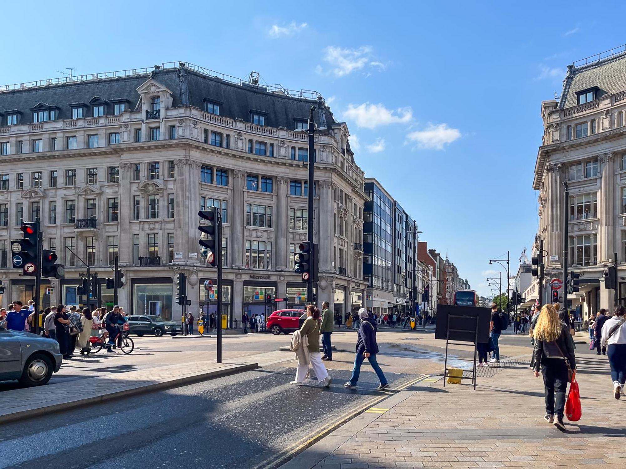 4br 2ba House By Livestay Short Lets & Serviced Near Oxford Circus With 2 Private Patios Holiday home