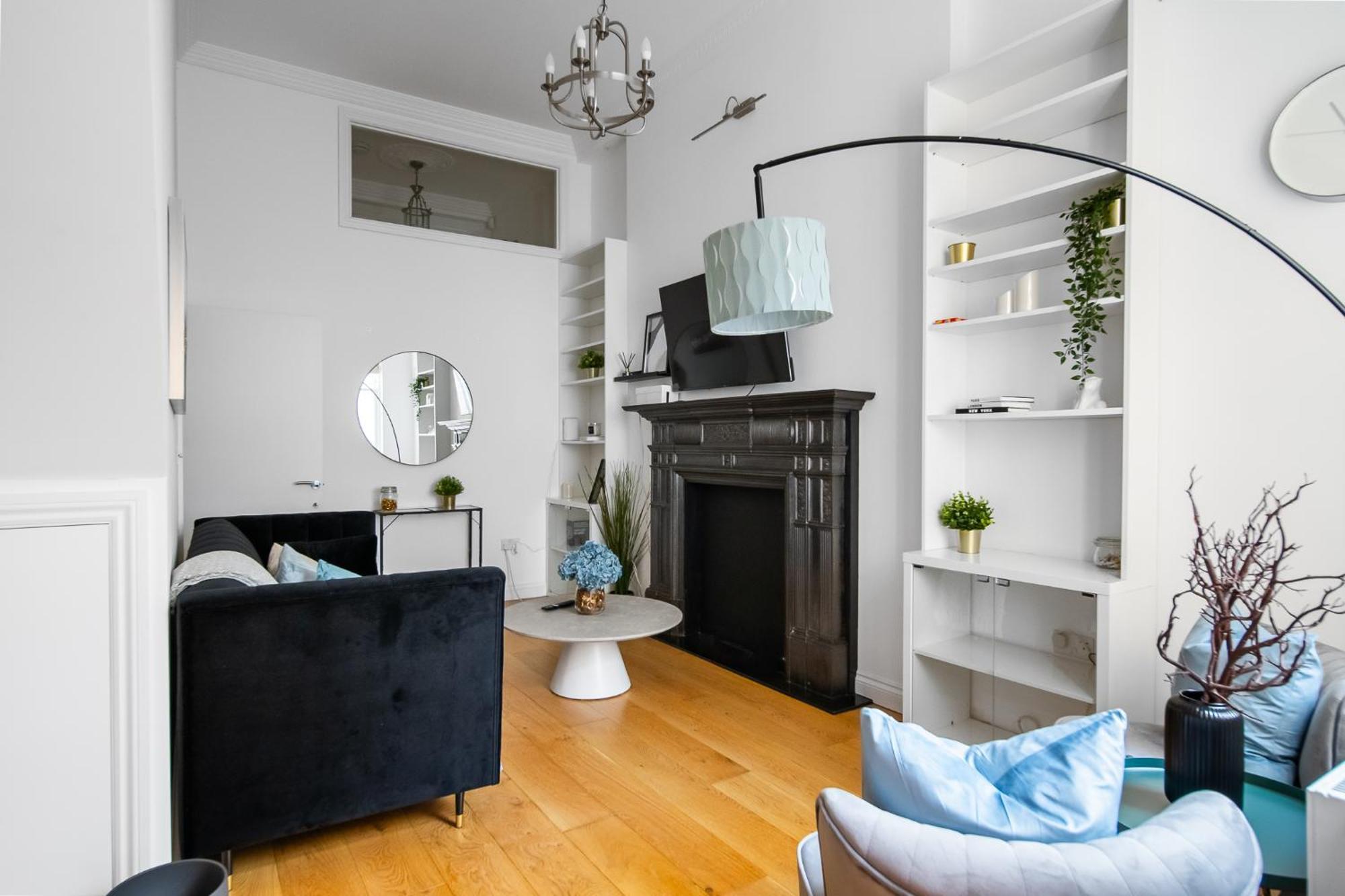 Holiday home 4br 2ba House By Livestay Short Lets & Serviced Near Oxford Circus With 2 Private Patios *