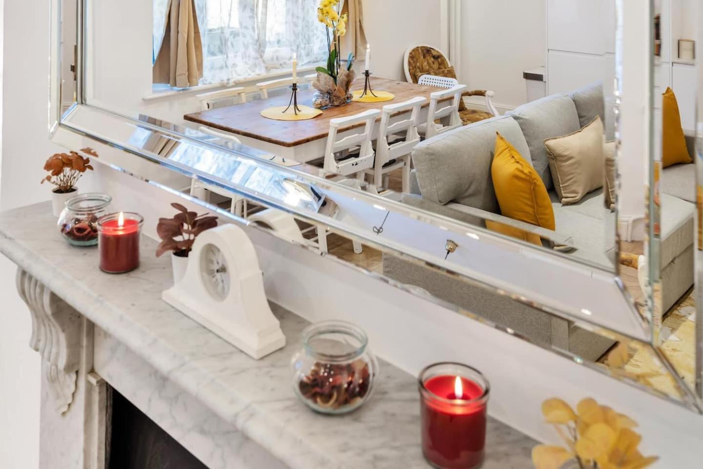 Apartment 3 Bedroom 2 Bathroom Victorian Flat In Kensington *
