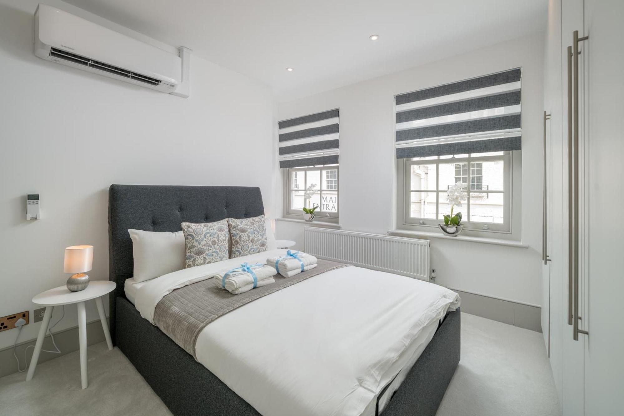 Holiday home Luxury Eaton Mews House In