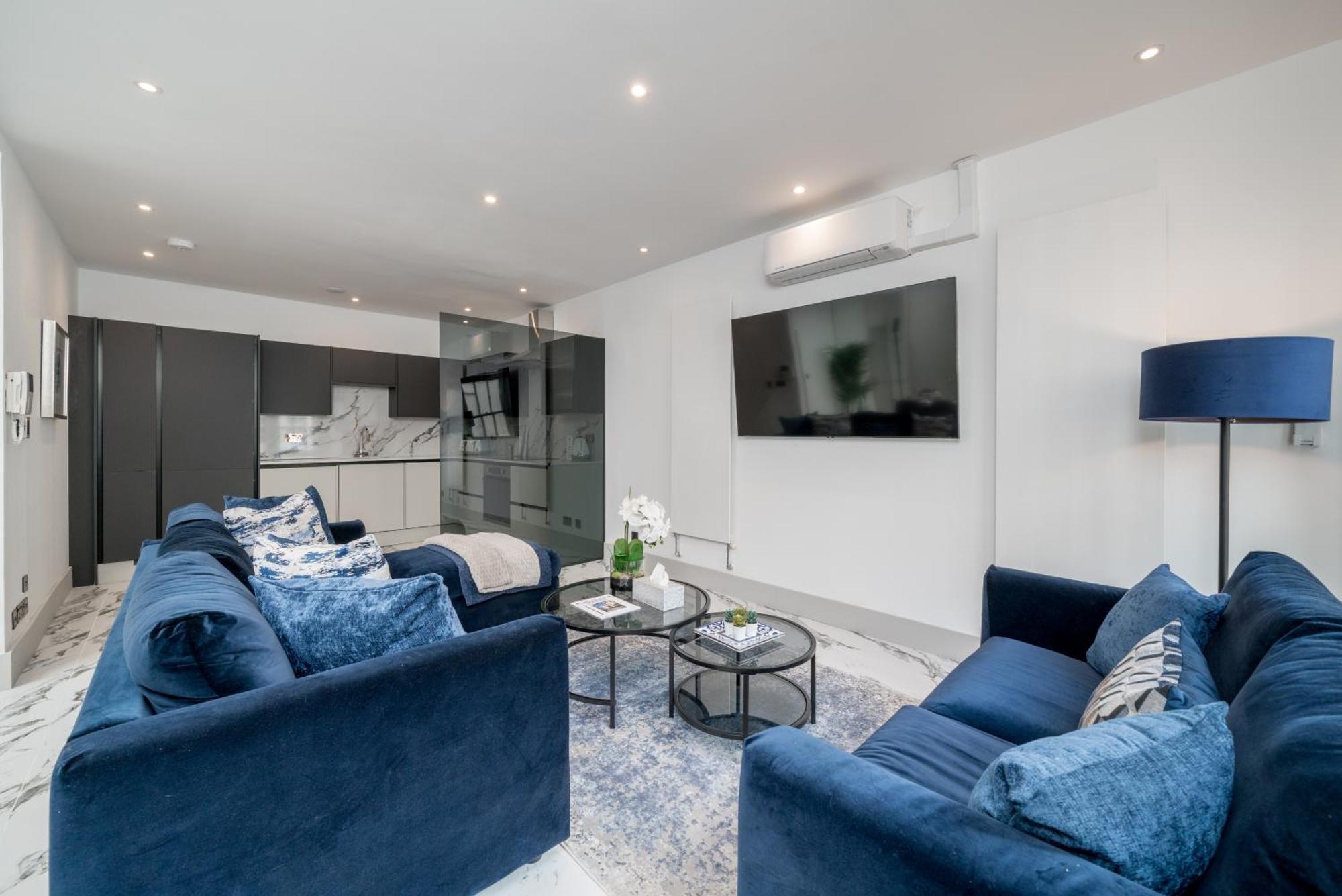 Luxury Eaton Mews House In Holiday home *