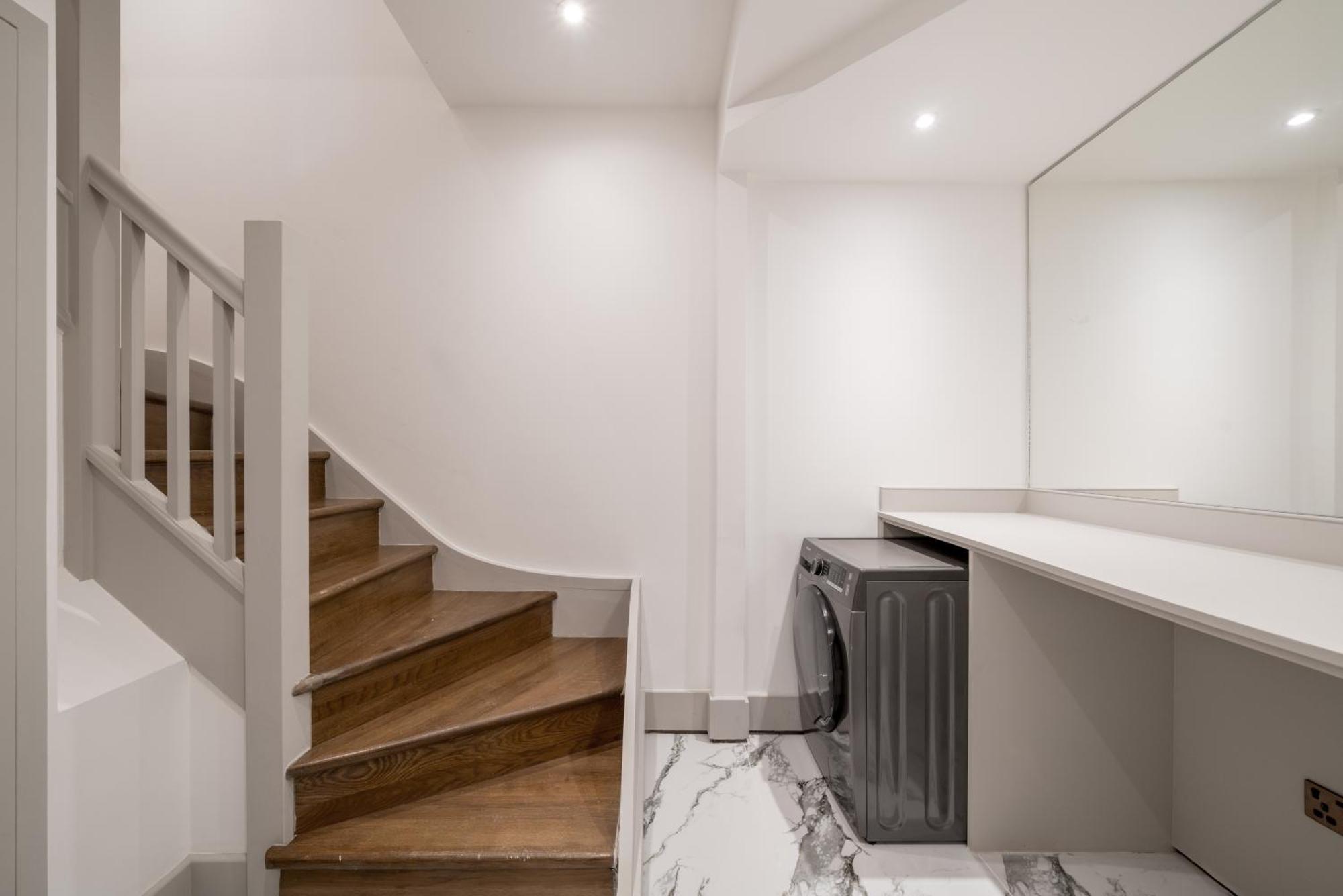 Luxury Eaton Mews House In