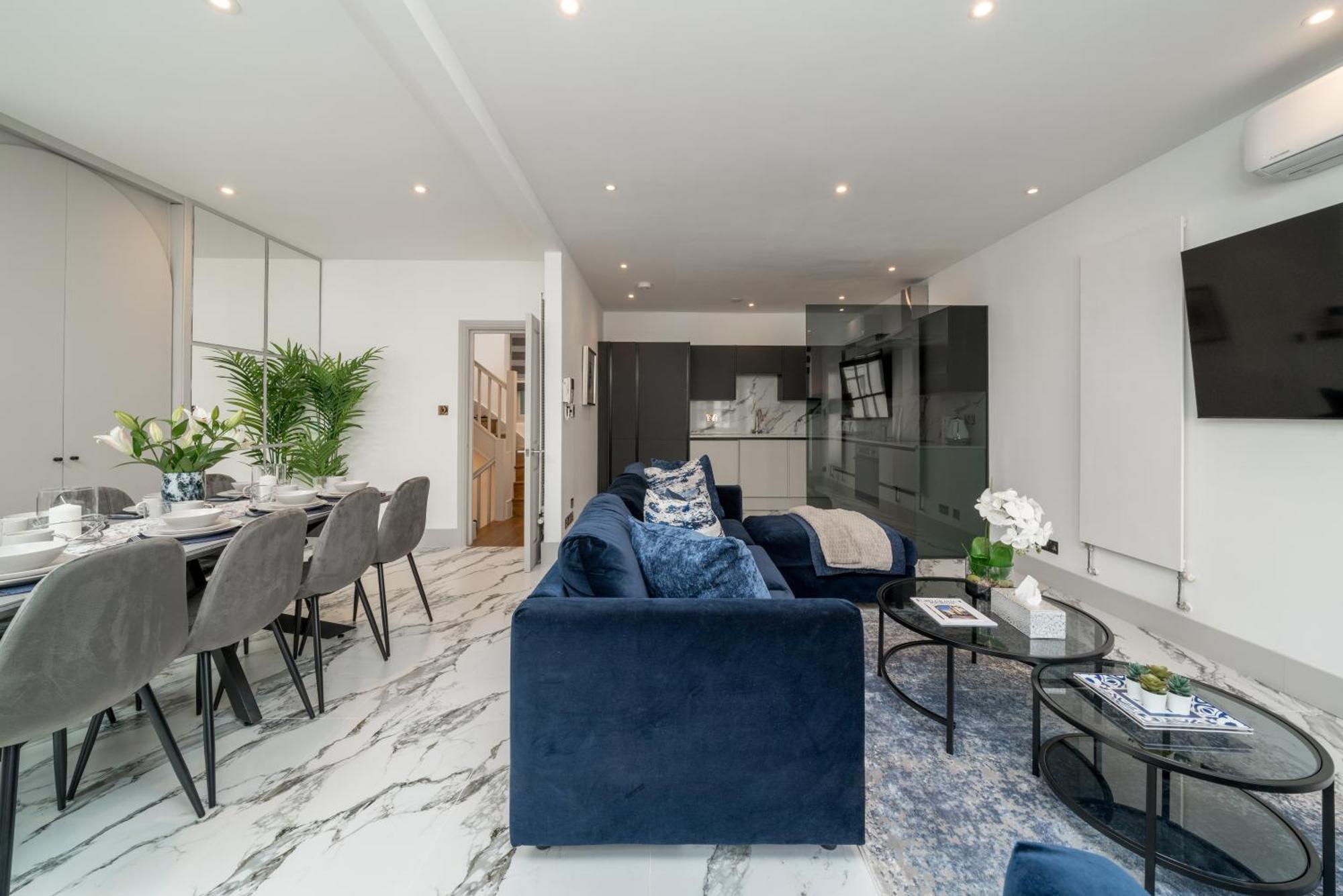 Luxury Eaton Mews House In Holiday home *