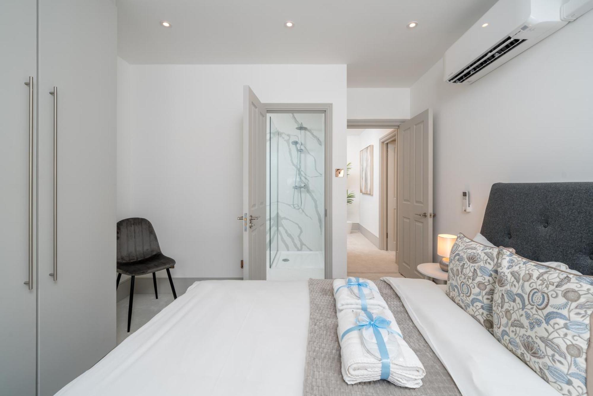 Luxury Eaton Mews House In Holiday home