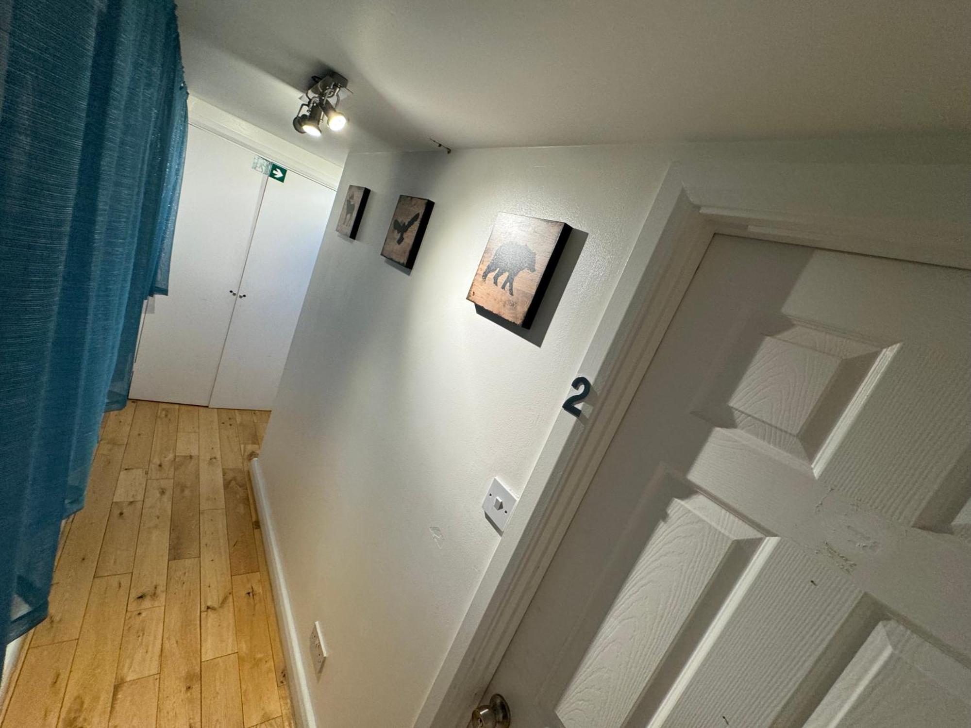 Gasthof Cozy Rooms Near Central London *