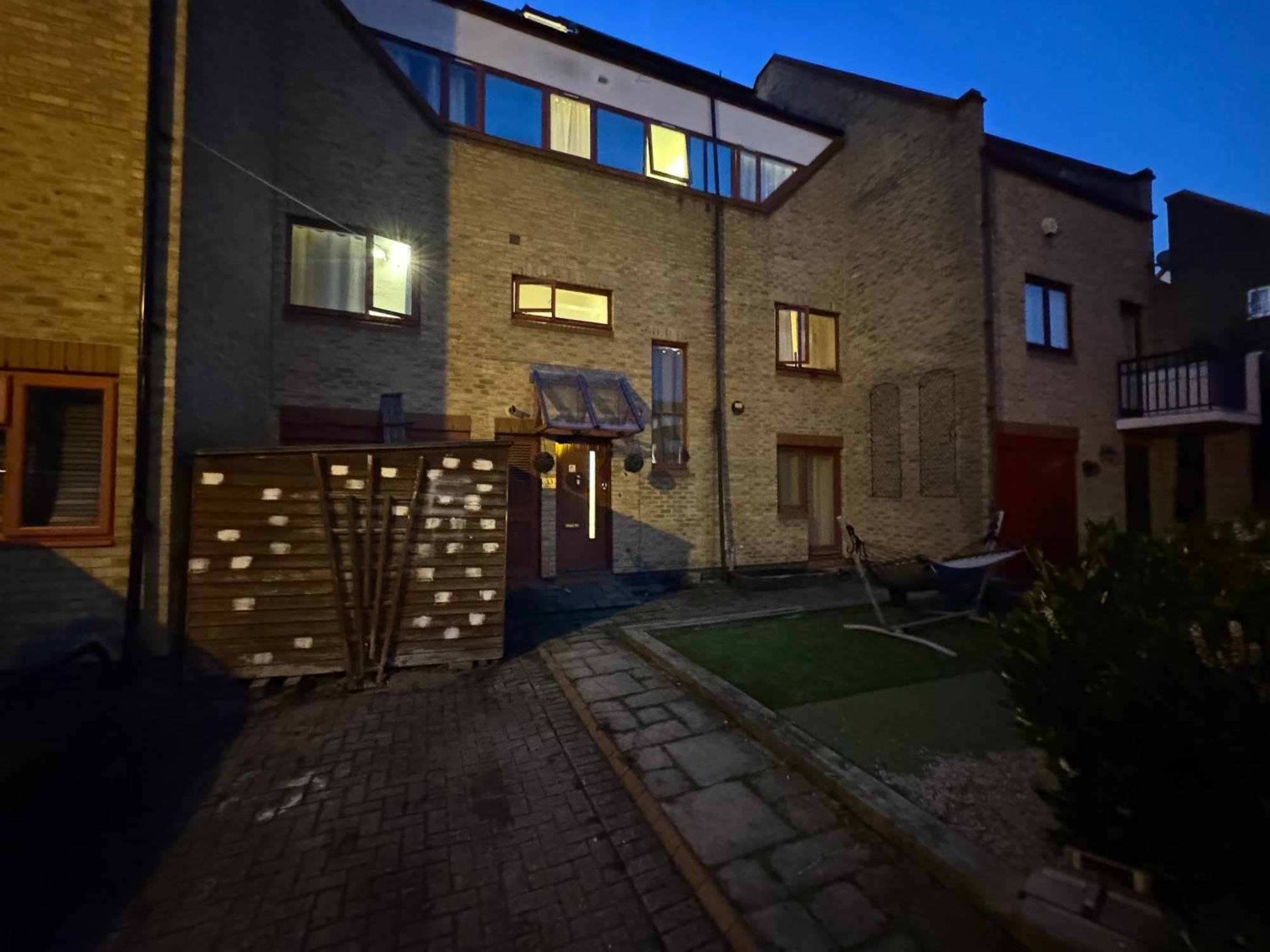 Cozy Near Guest house London