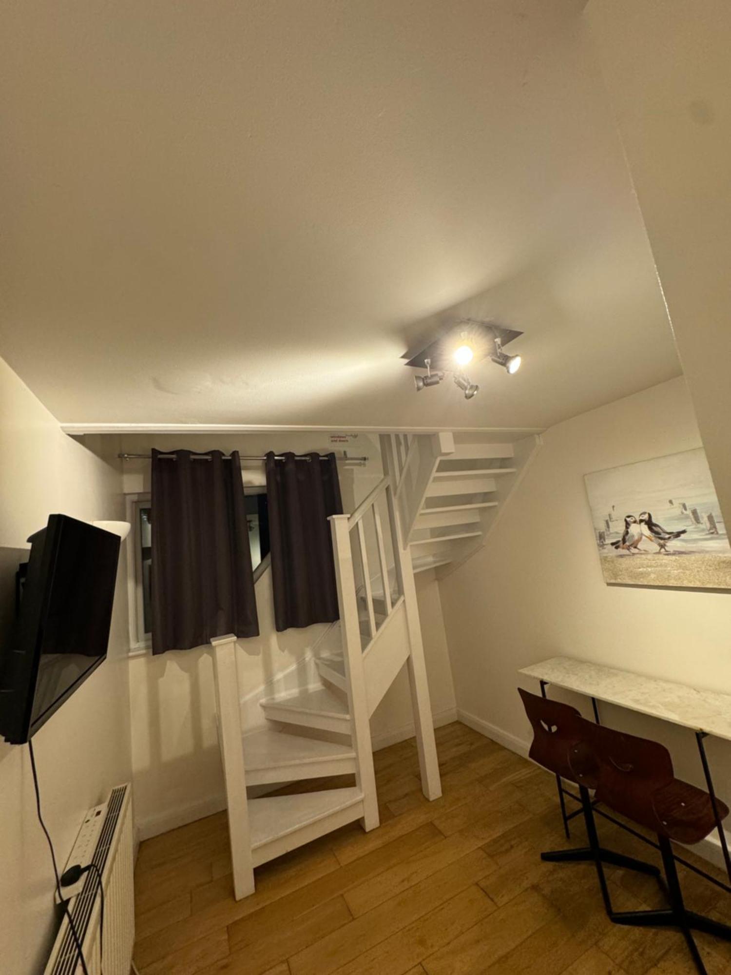 Cozy Near Guest house *