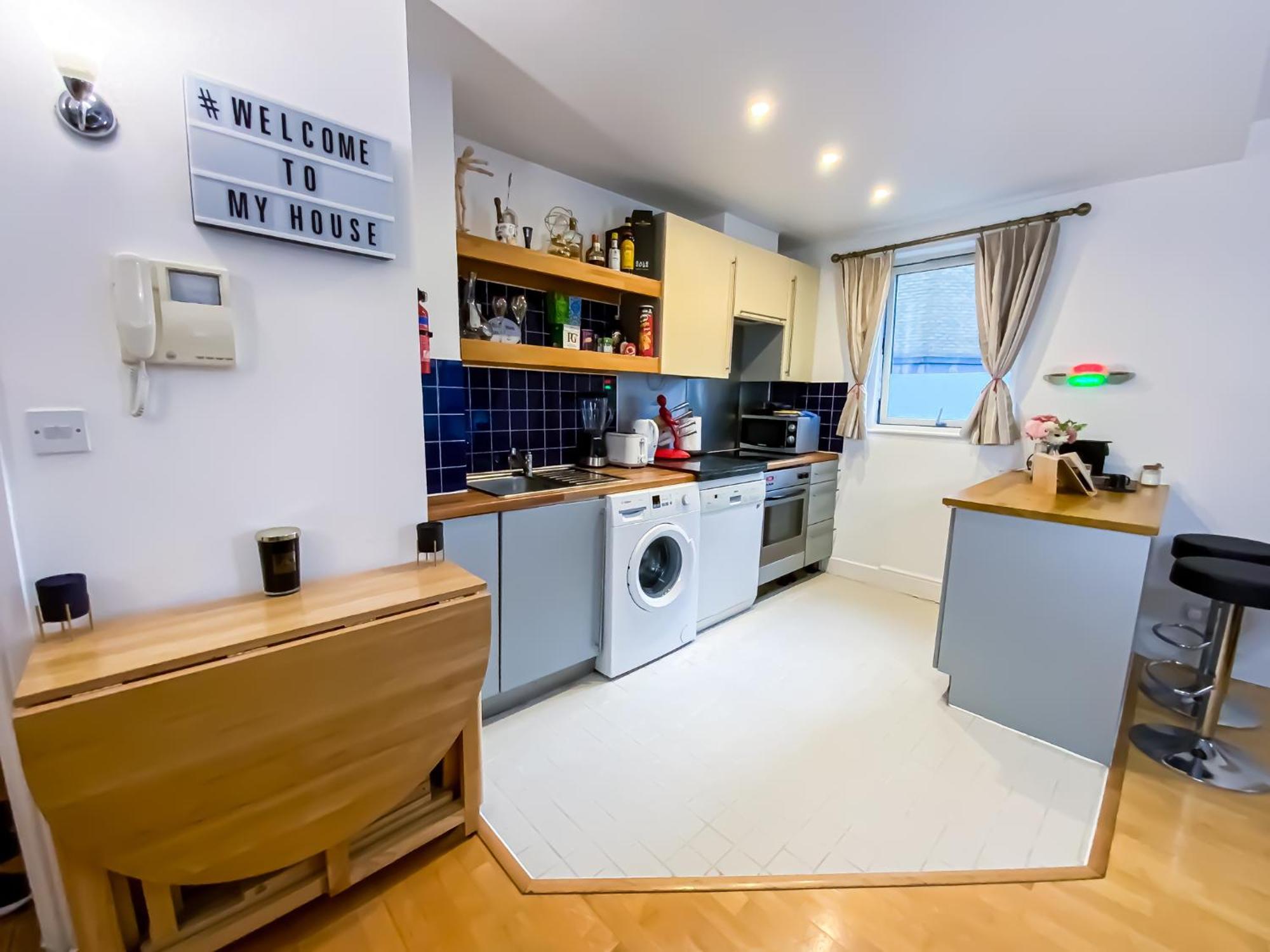 Lovely 1 Bedroom With Hottub, Sauna, Gym Apartamento Londres