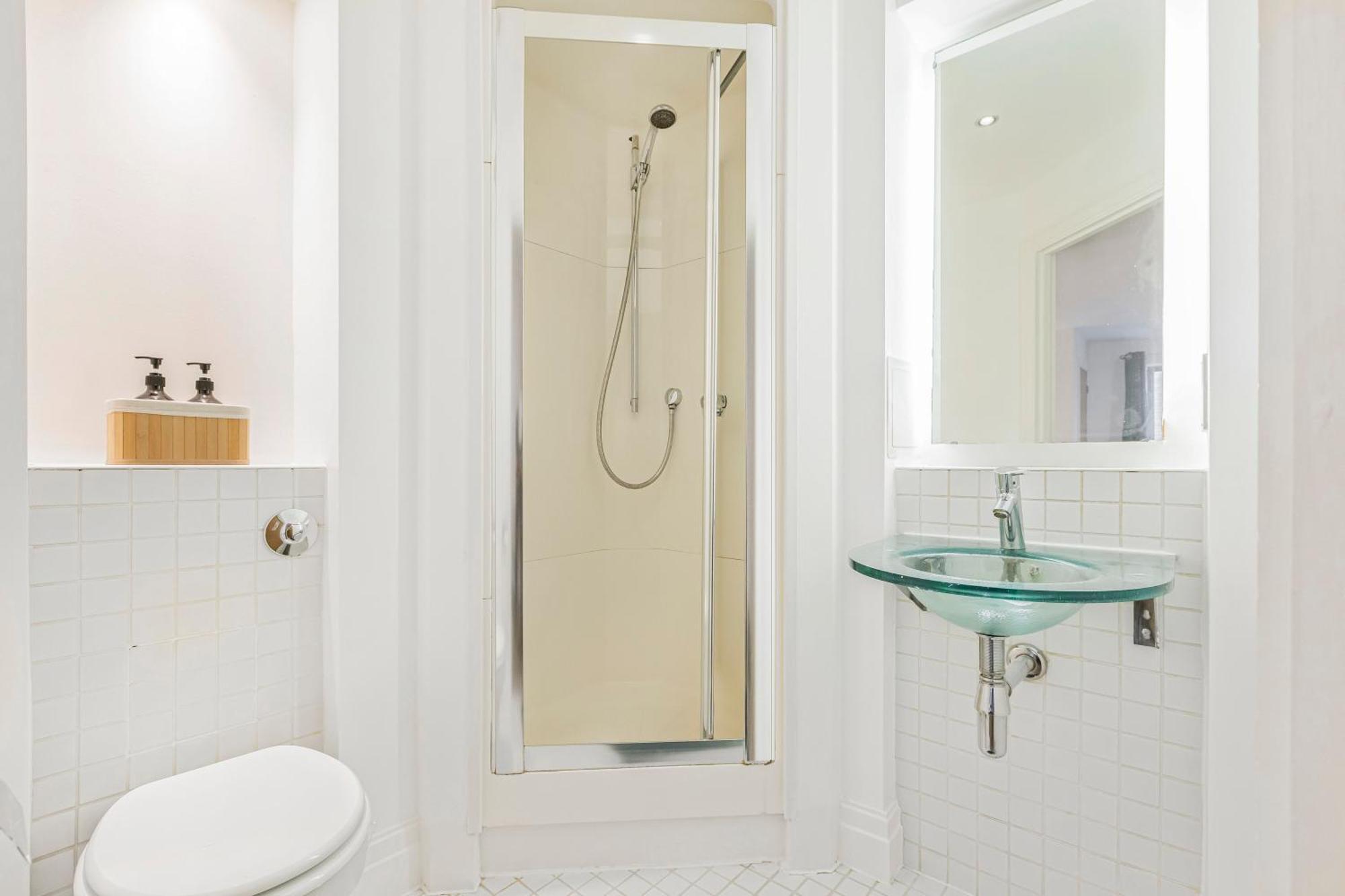 Athera - Hoxton Square 2 Bed, 2 Bath Entire Private Apartment London