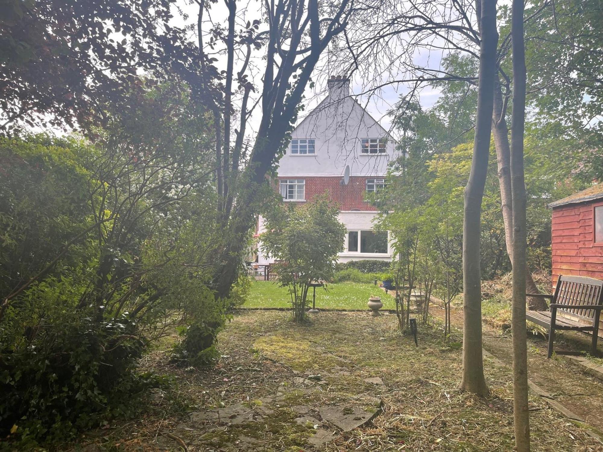Guest house Large Double Bedroom 10 Minutes To London