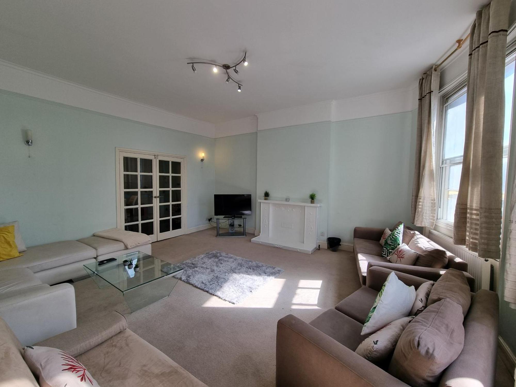 Budget Spacious Flat Fits 5 People In W2 * Londres