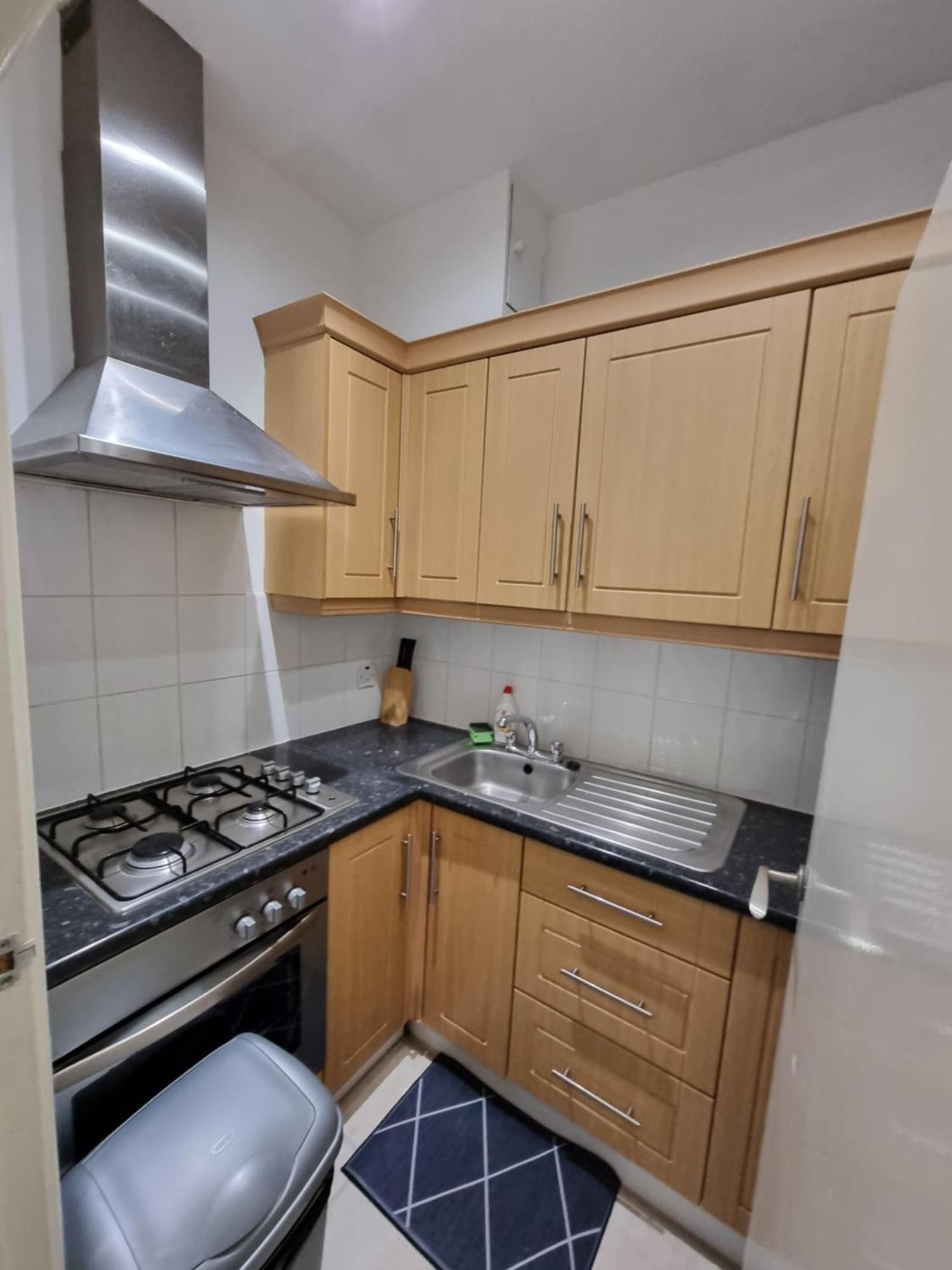 Budget Spacious Flat Fits 5 People In W2 Apartamento Londres
