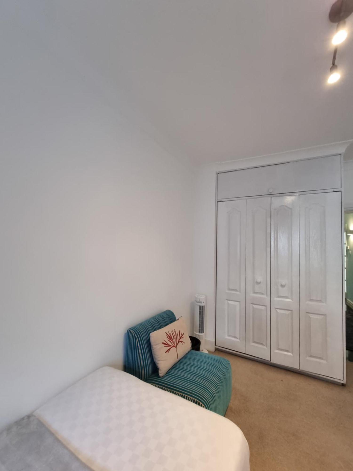 Budget Spacious Flat Fits 5 People In W2 * Londres