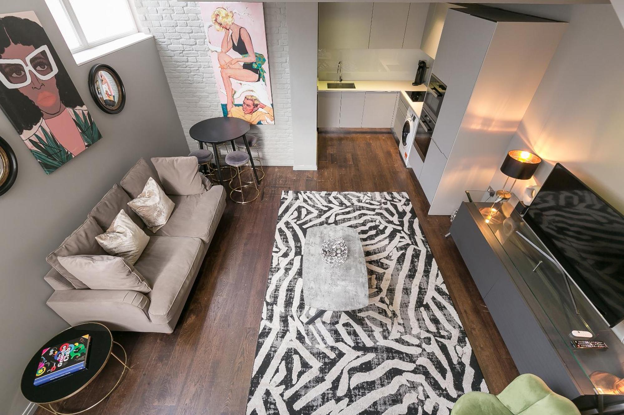 Urban Chic - Stukeley Apartment London