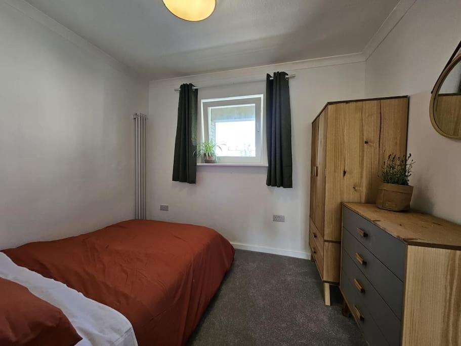 Pad On Thames Apartment