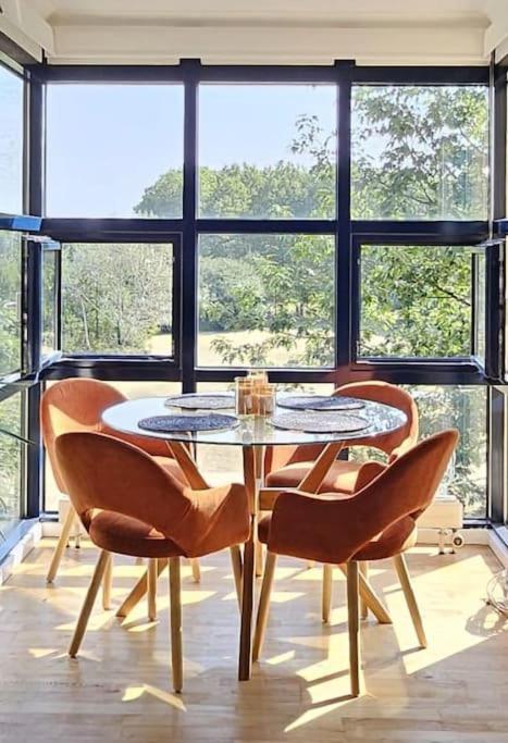 Apartment Pad On Thames London