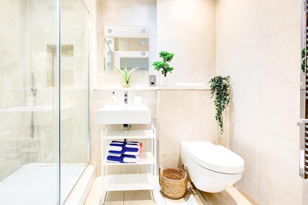 Marble Arch Beautiful Four Bedroom London